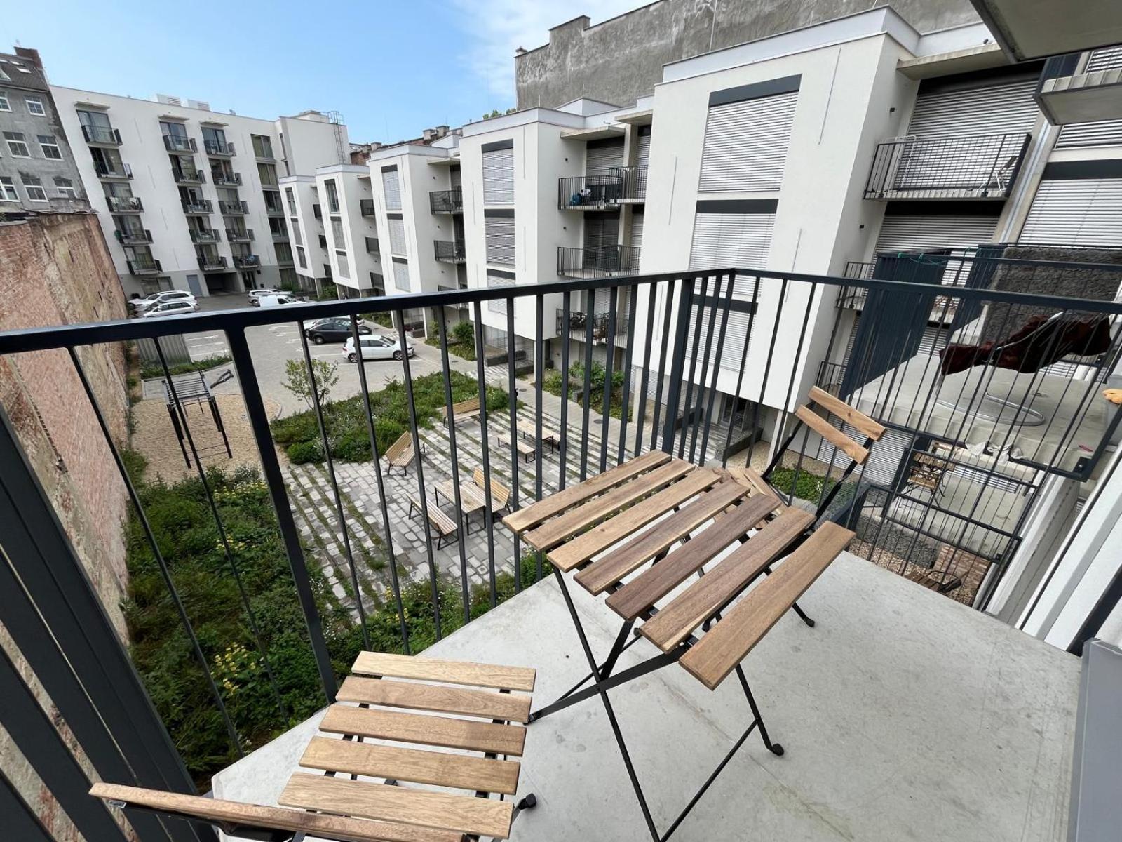Deluxe One-Bedroom Apartment with Garden View