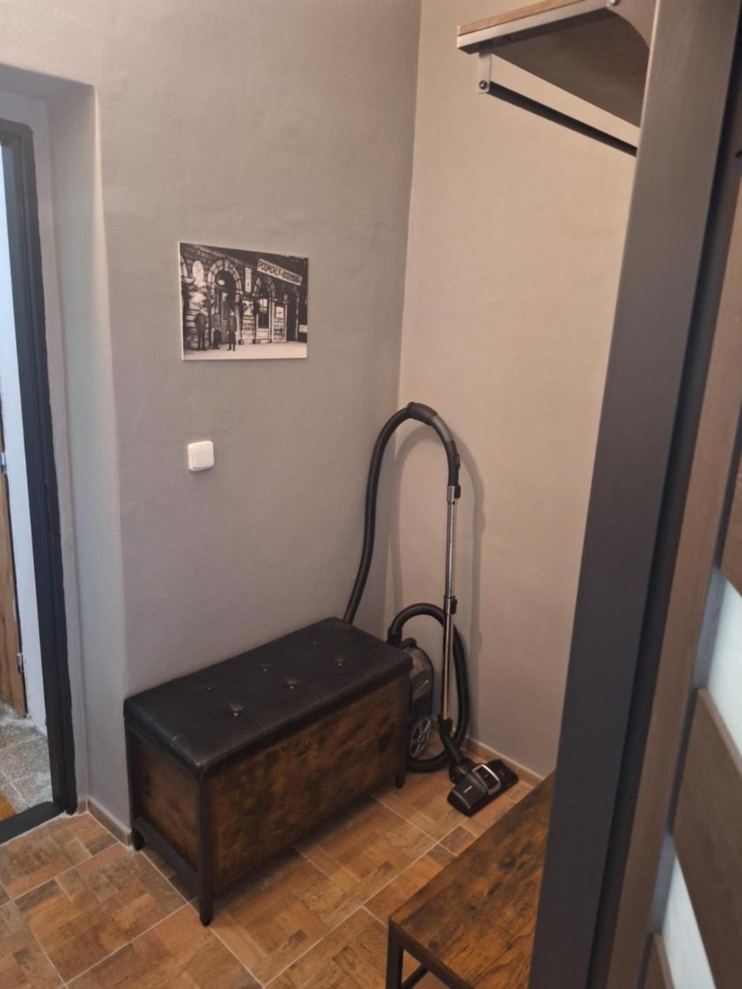 One-Bedroom Apartment - Non-Smoking photo 2