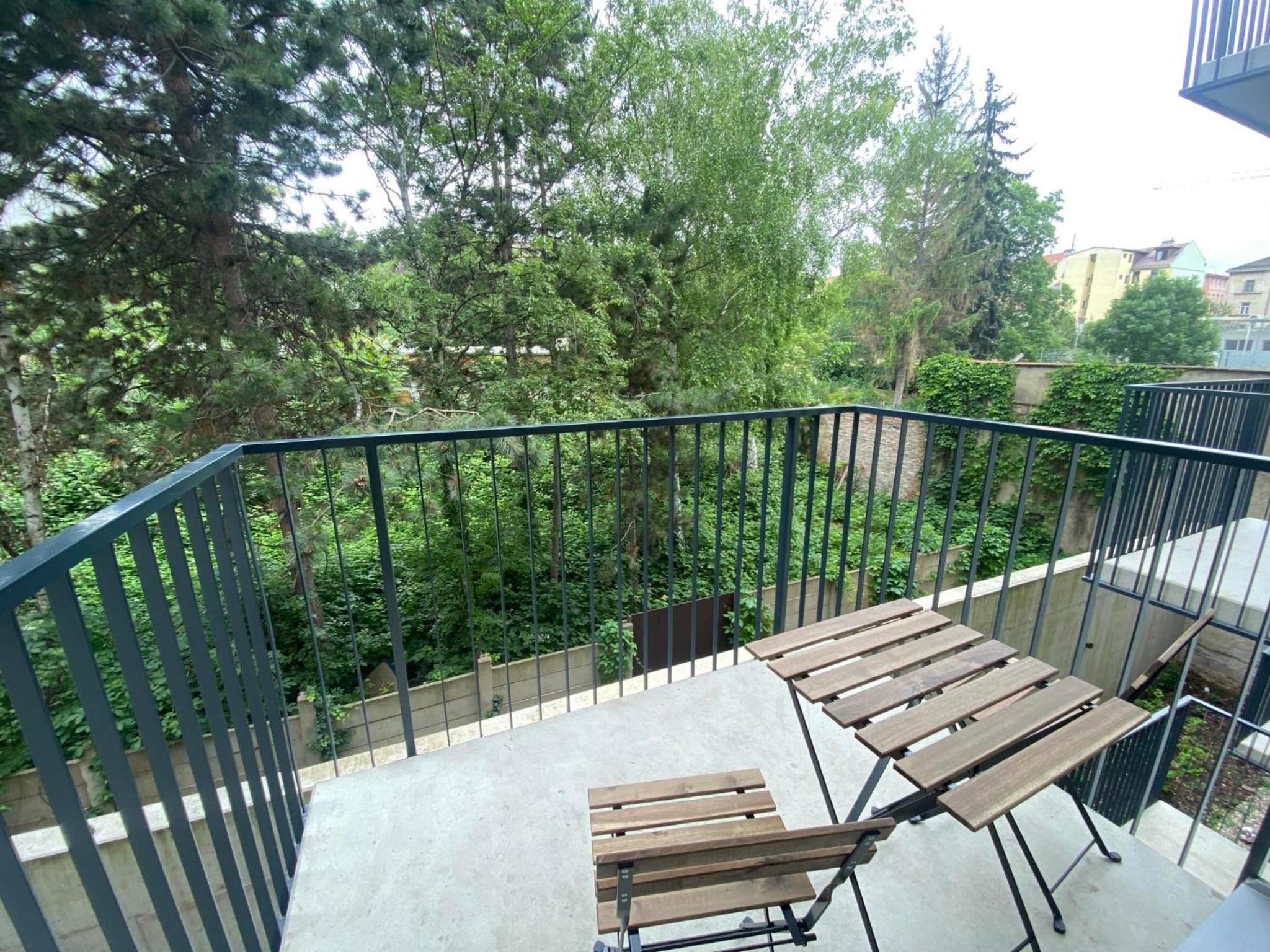 Apartment with Park View