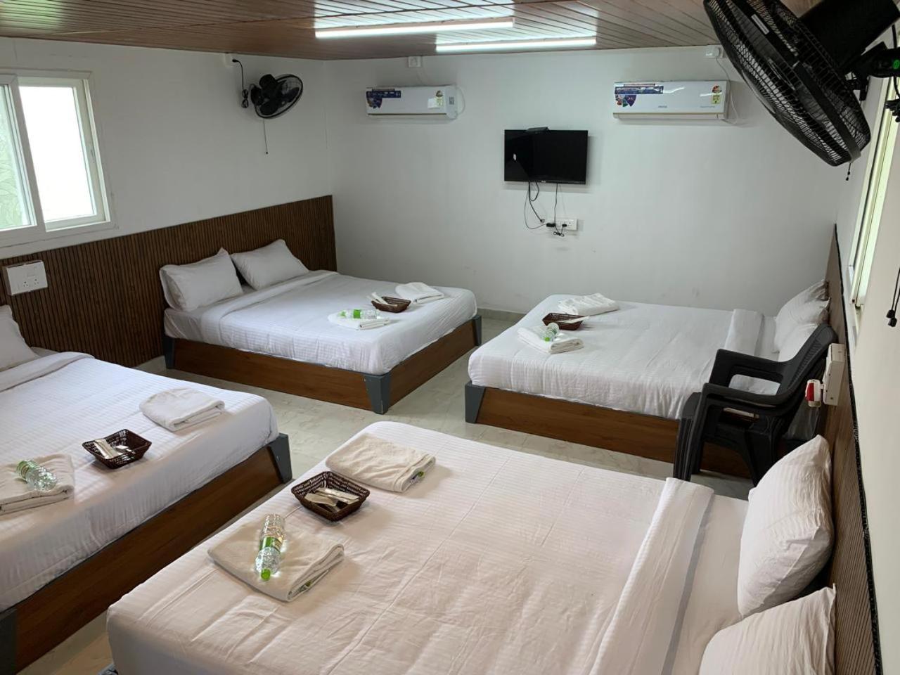Mixed Dormitory Room photo 2