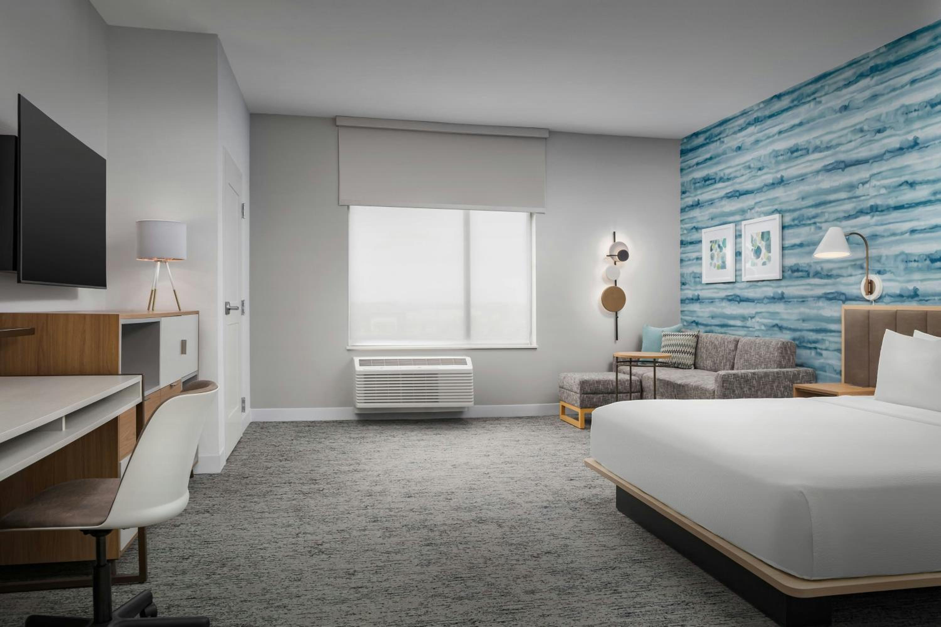 King Studio Suite with Sofa Bed - Photo 6