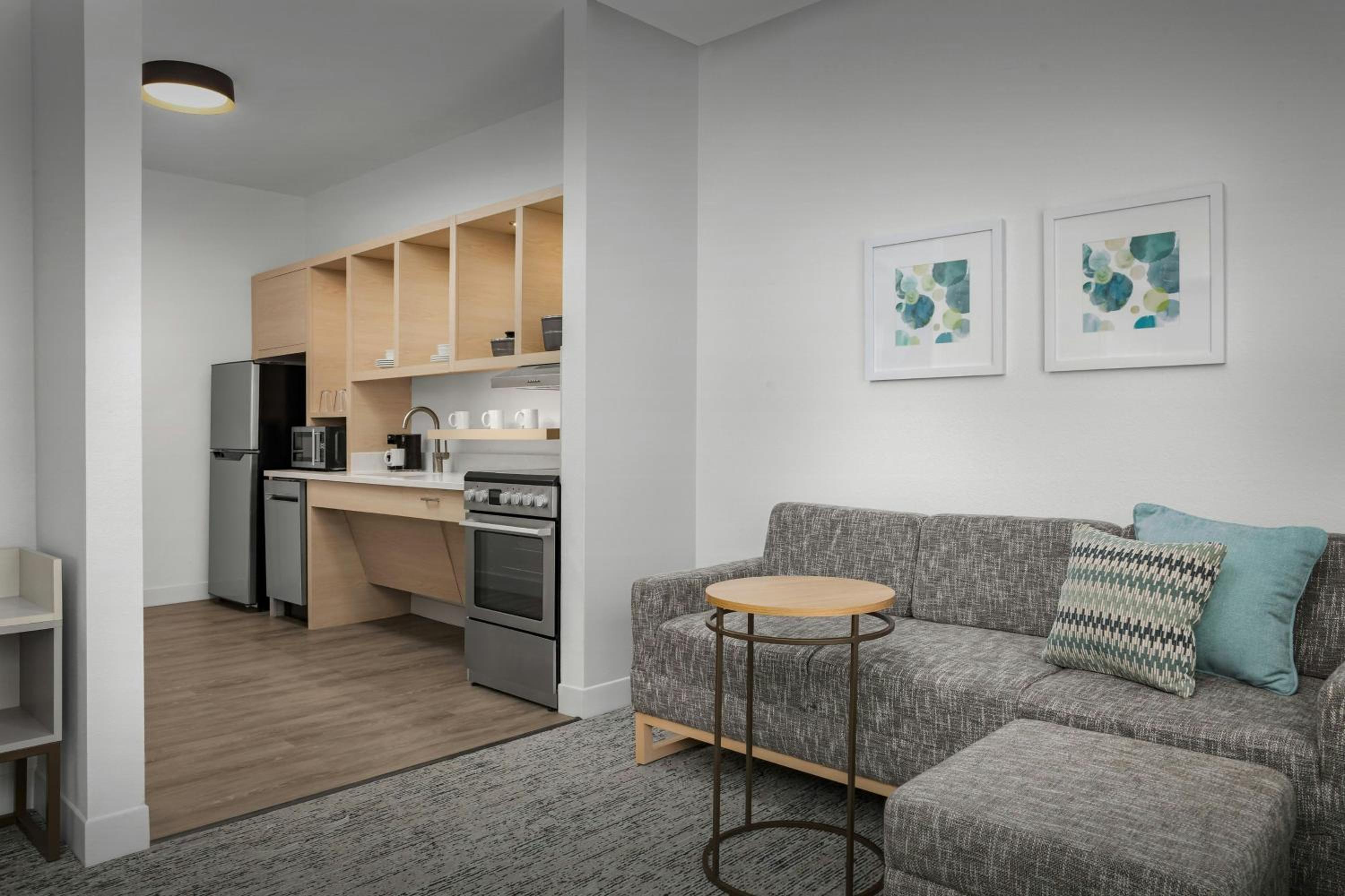 One-Bedroom King Suite with Sofa Bed  - Photo 2