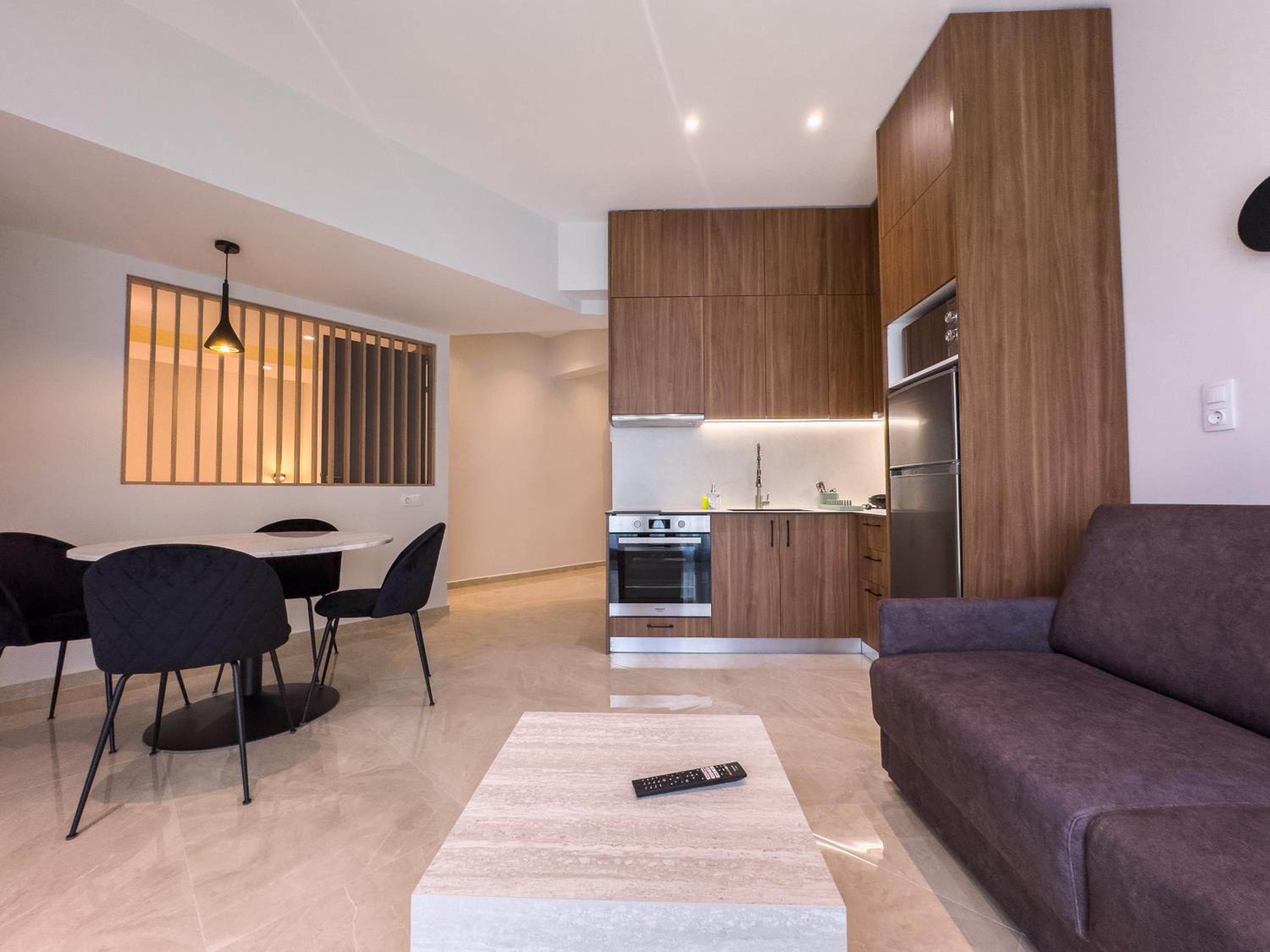 Deluxe One-Bedroom Apartment