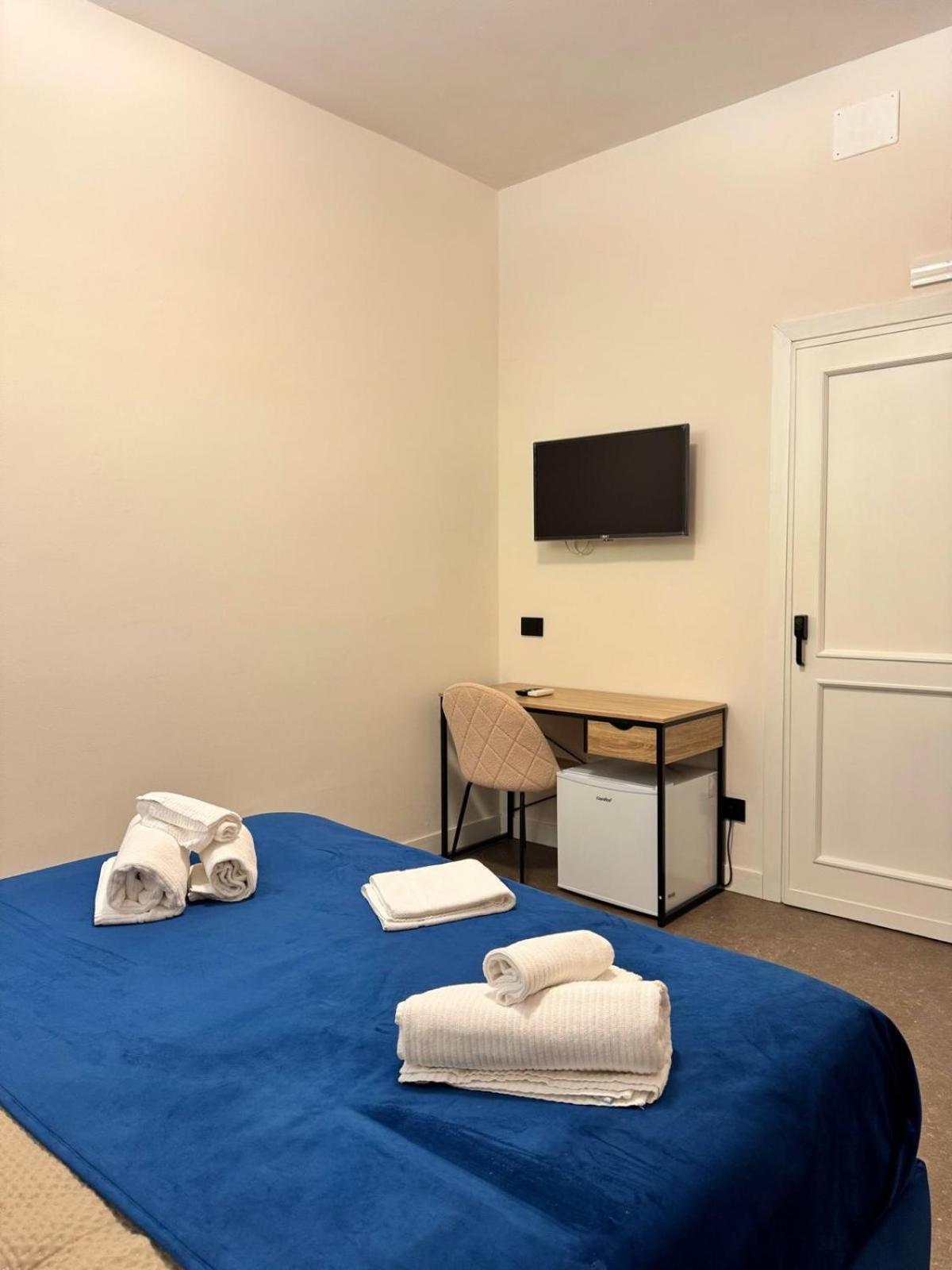 Small Double Room with French Bed photo 1