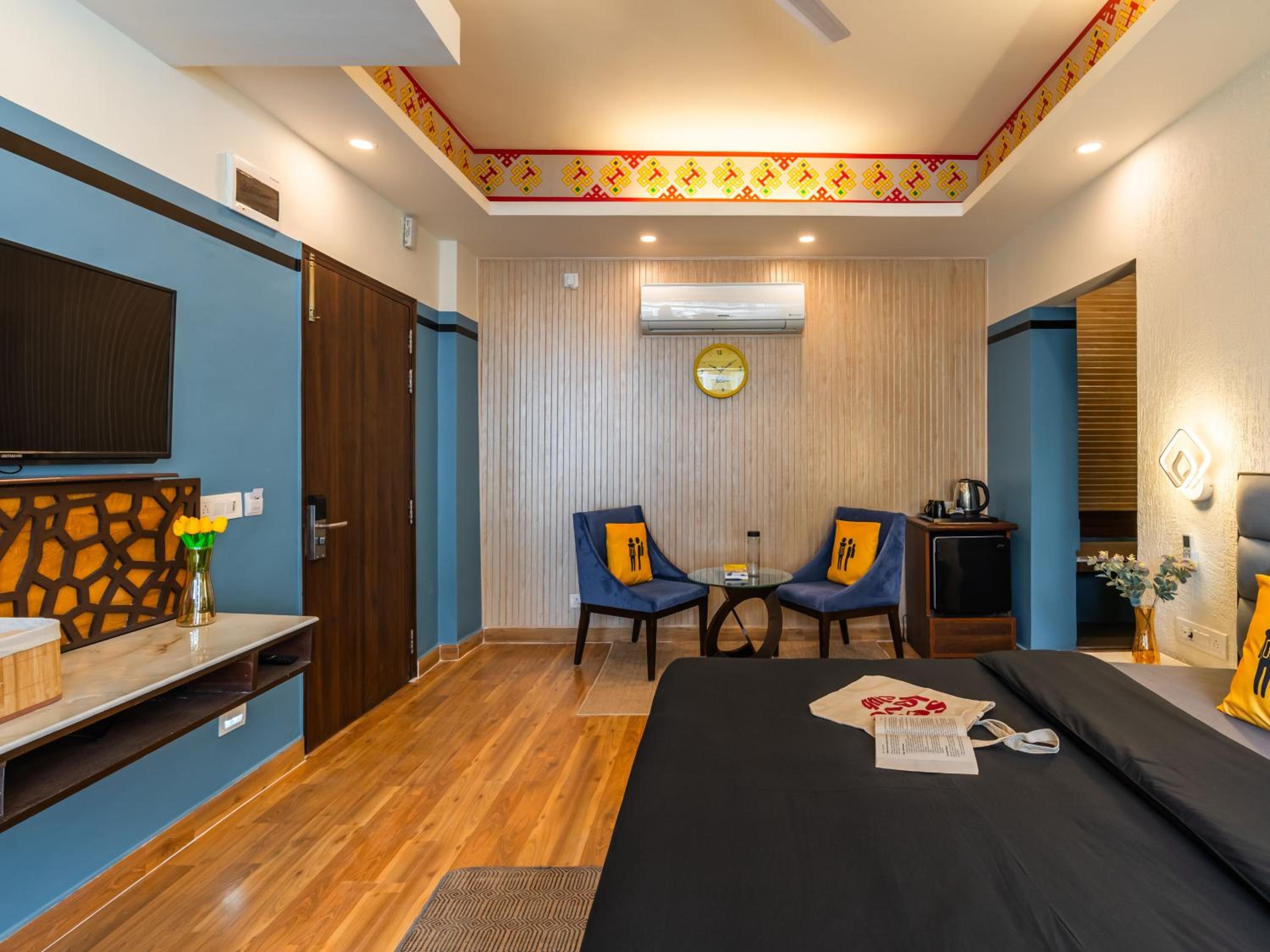 Deluxe Double Room with Balcony photo 2
