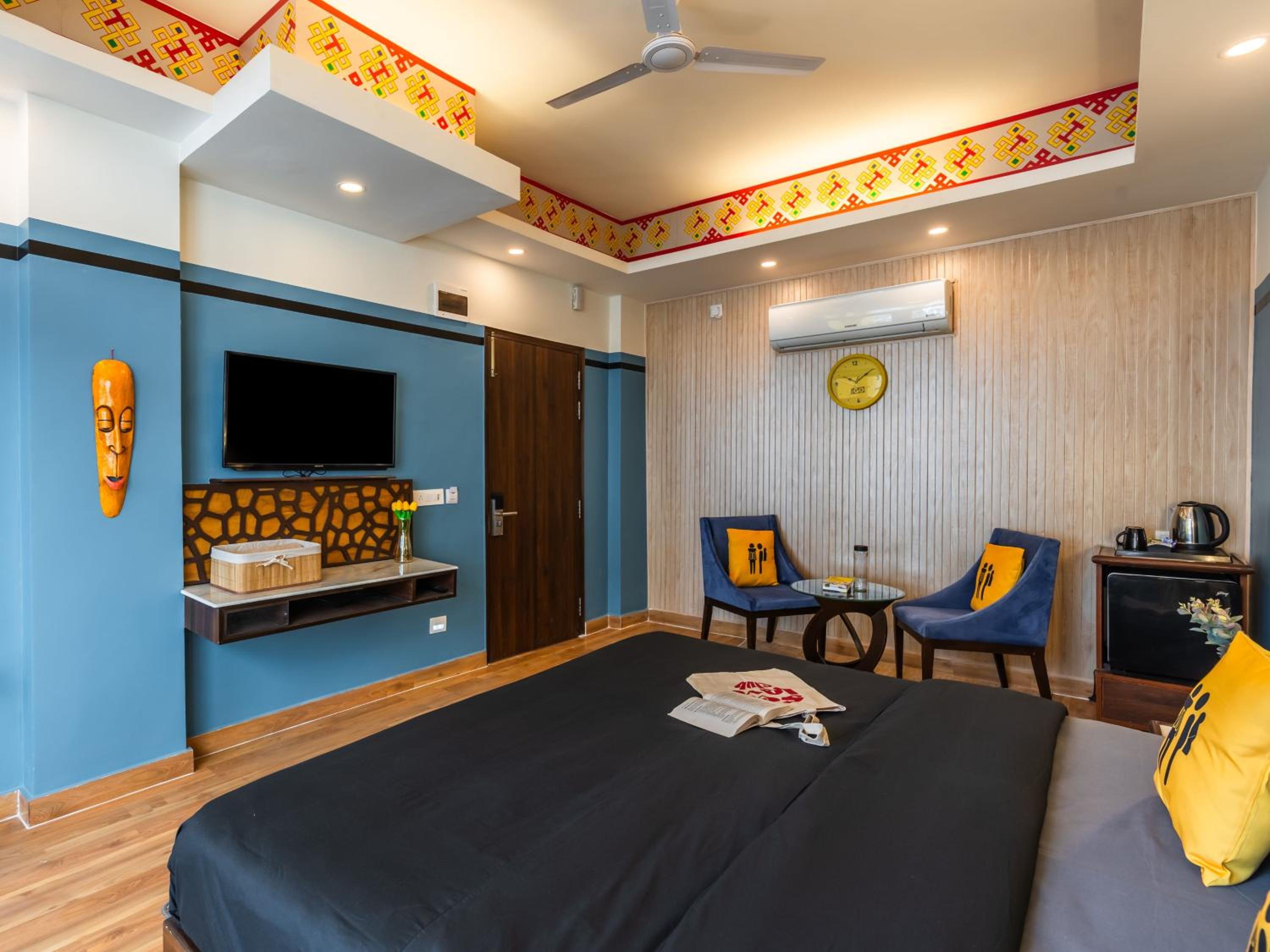 Deluxe Double Room with Balcony photo 3