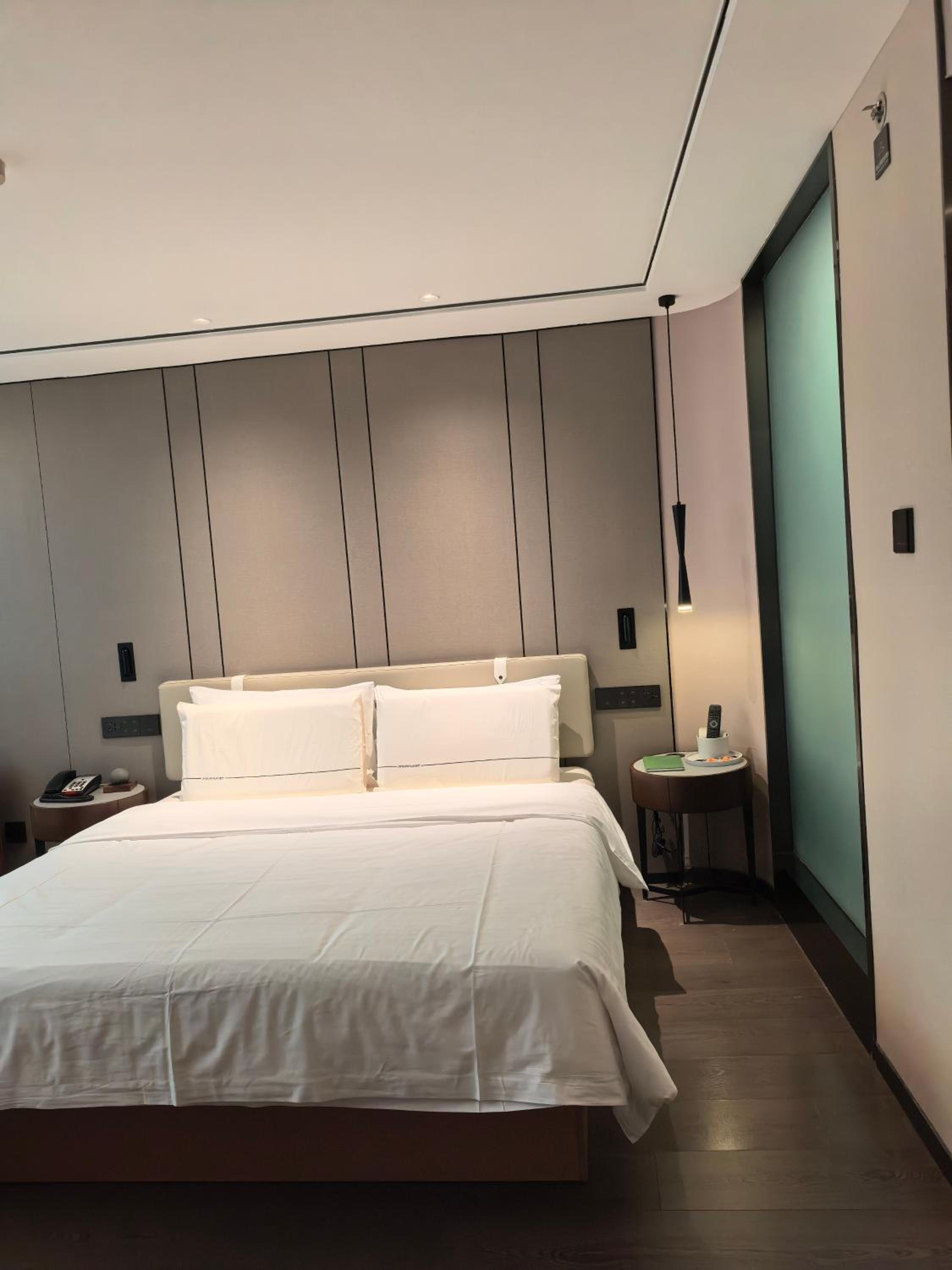 Executive Suite - Photo 1