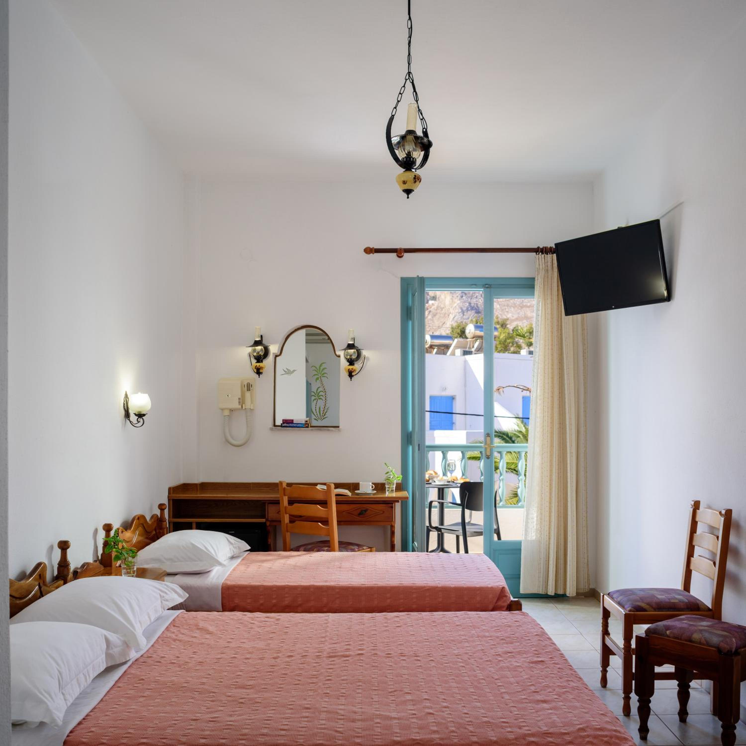 Double or Twin Room - Photo 5
