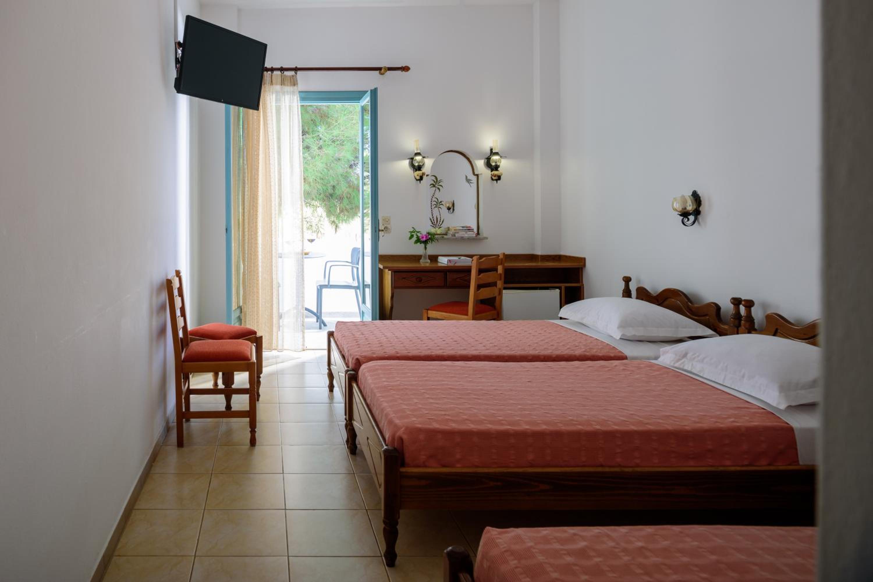 Double or Twin Room - Photo 7