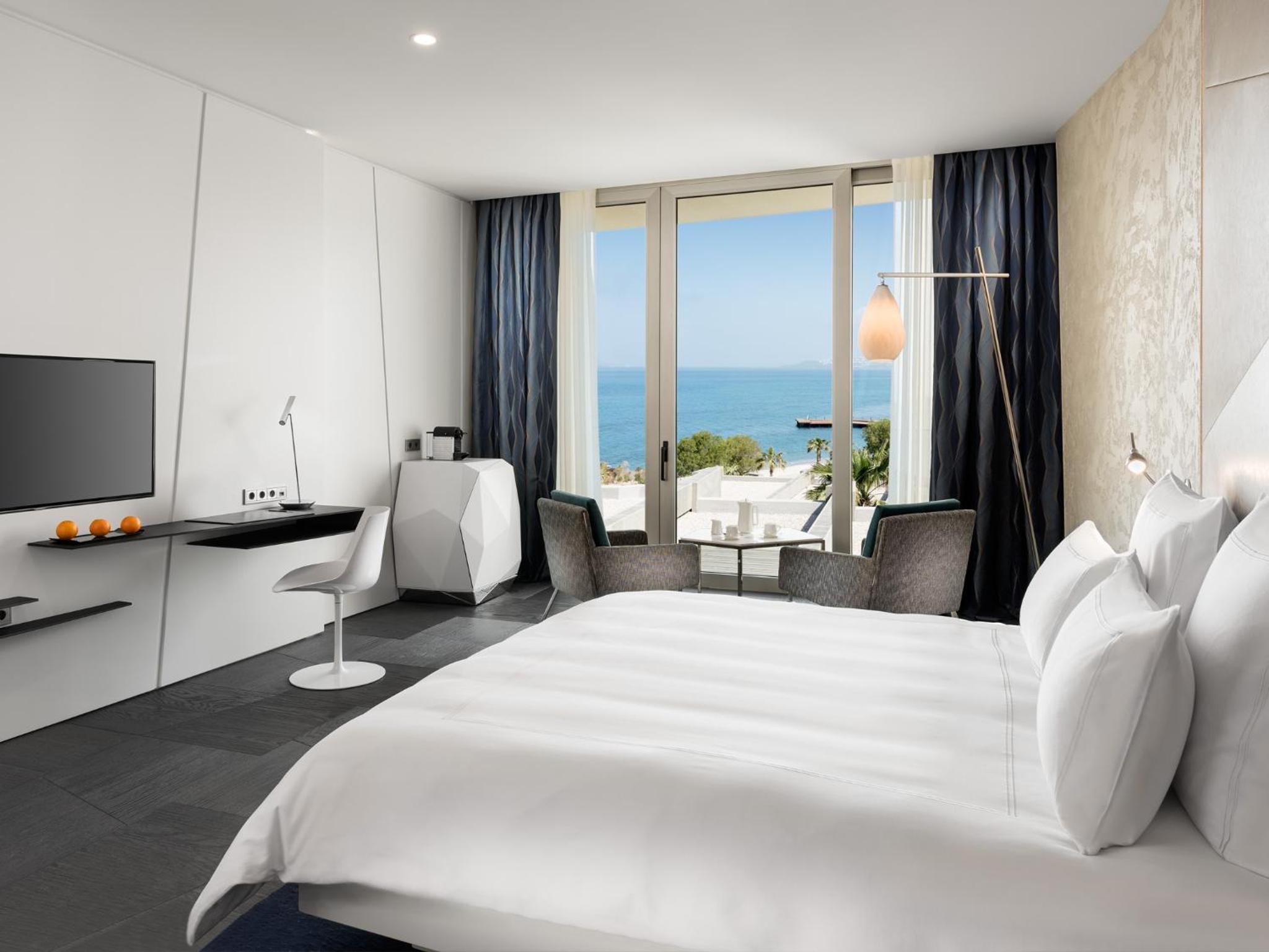 Swiss Select Sea View Room