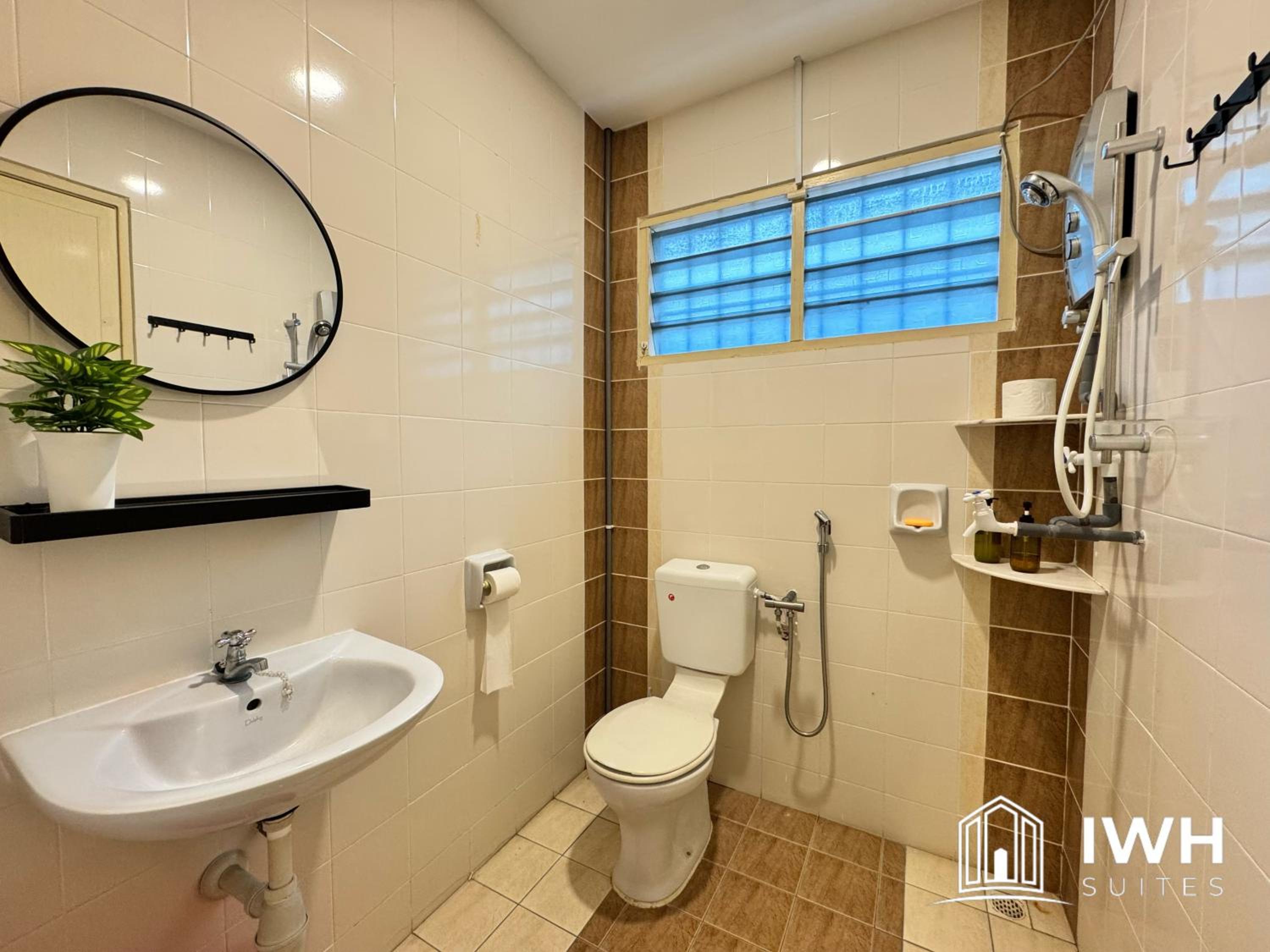 Tiara TR21 Guest House (No Lake)