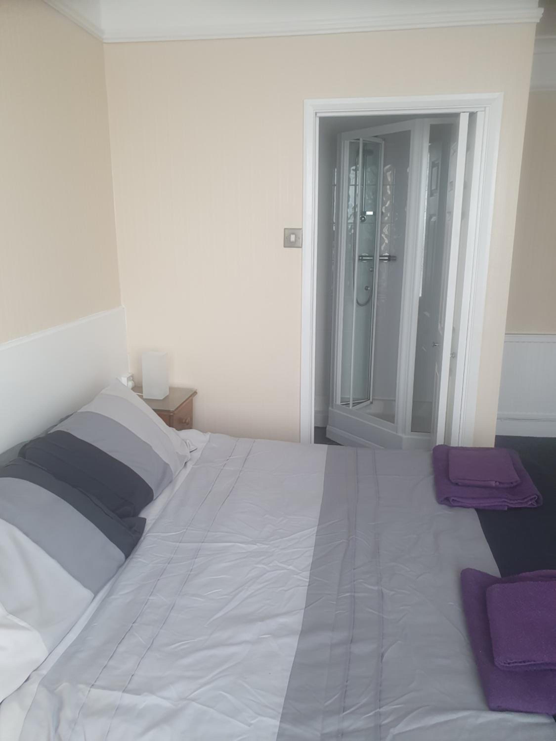 Double or Twin Room with Shower