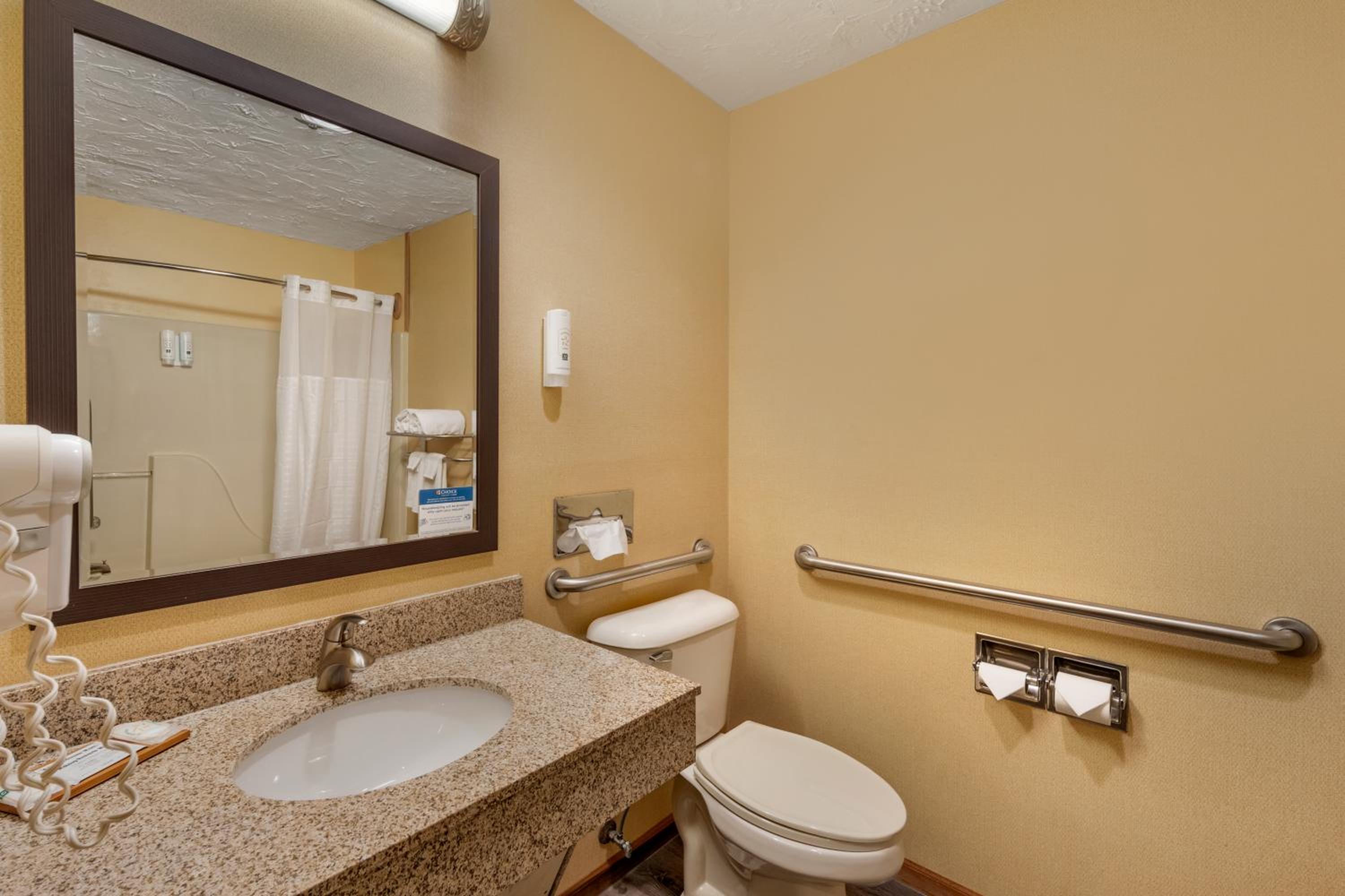 King Room - Accessible/Non-Smoking - Photo 3