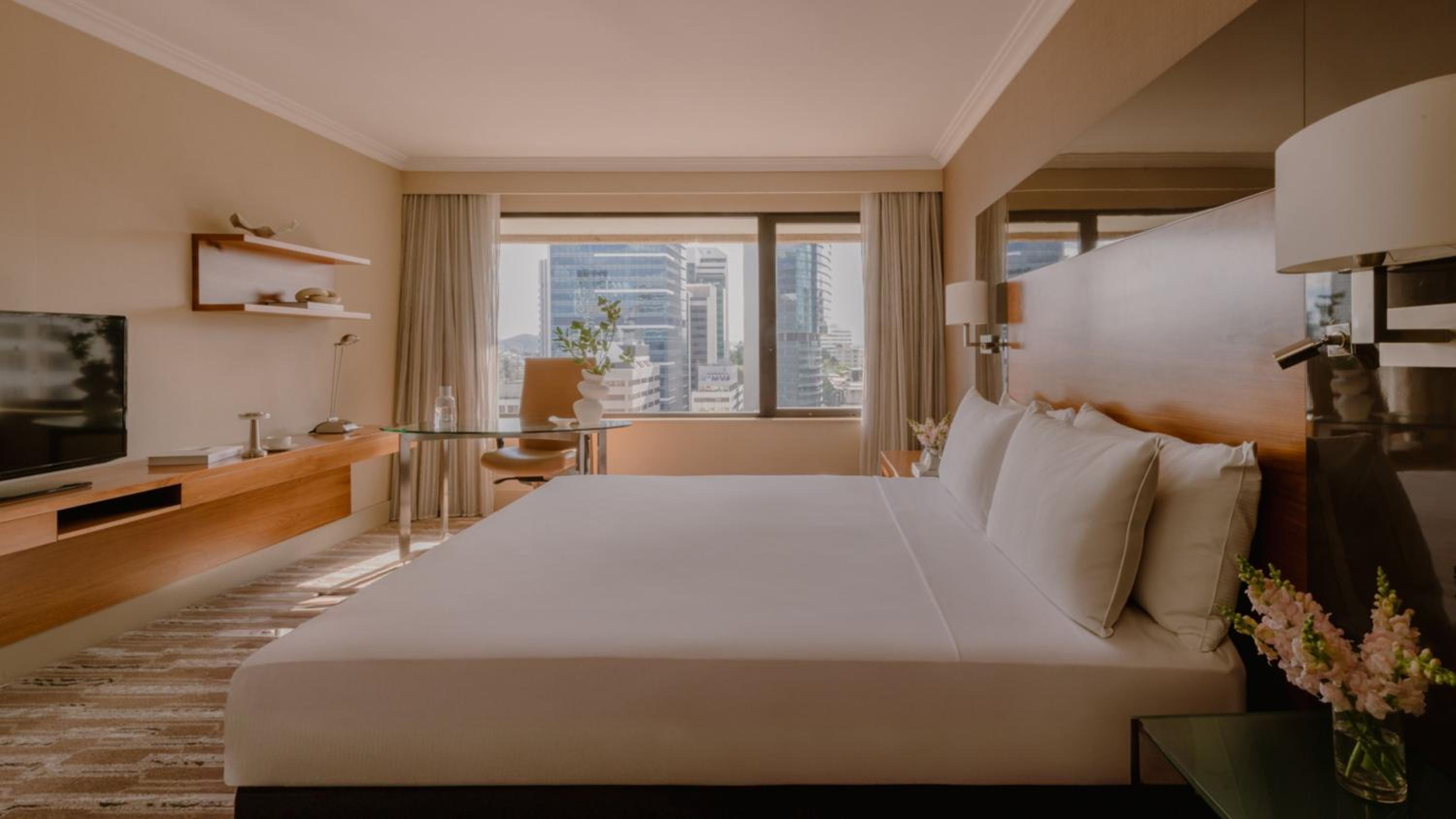 1 King Classic High Floor Lounge Access thumbnail 5