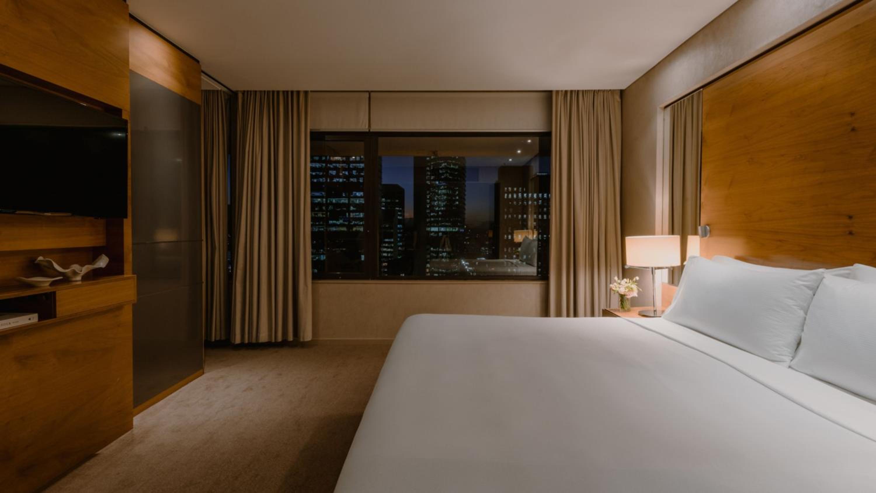 One-Bedroom King Suite