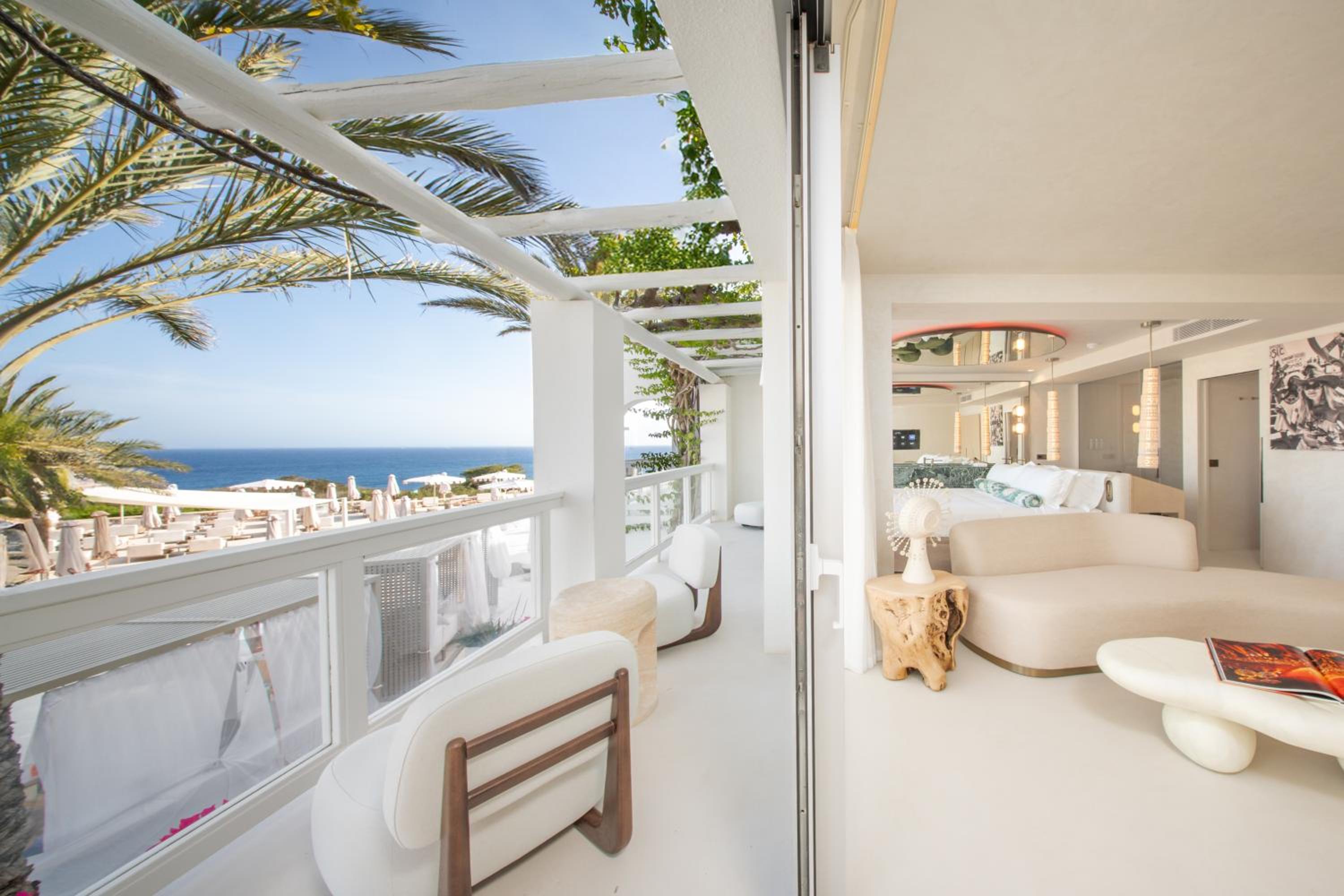 Junior Suite with Sea View- Entrance to Pacha Club Included