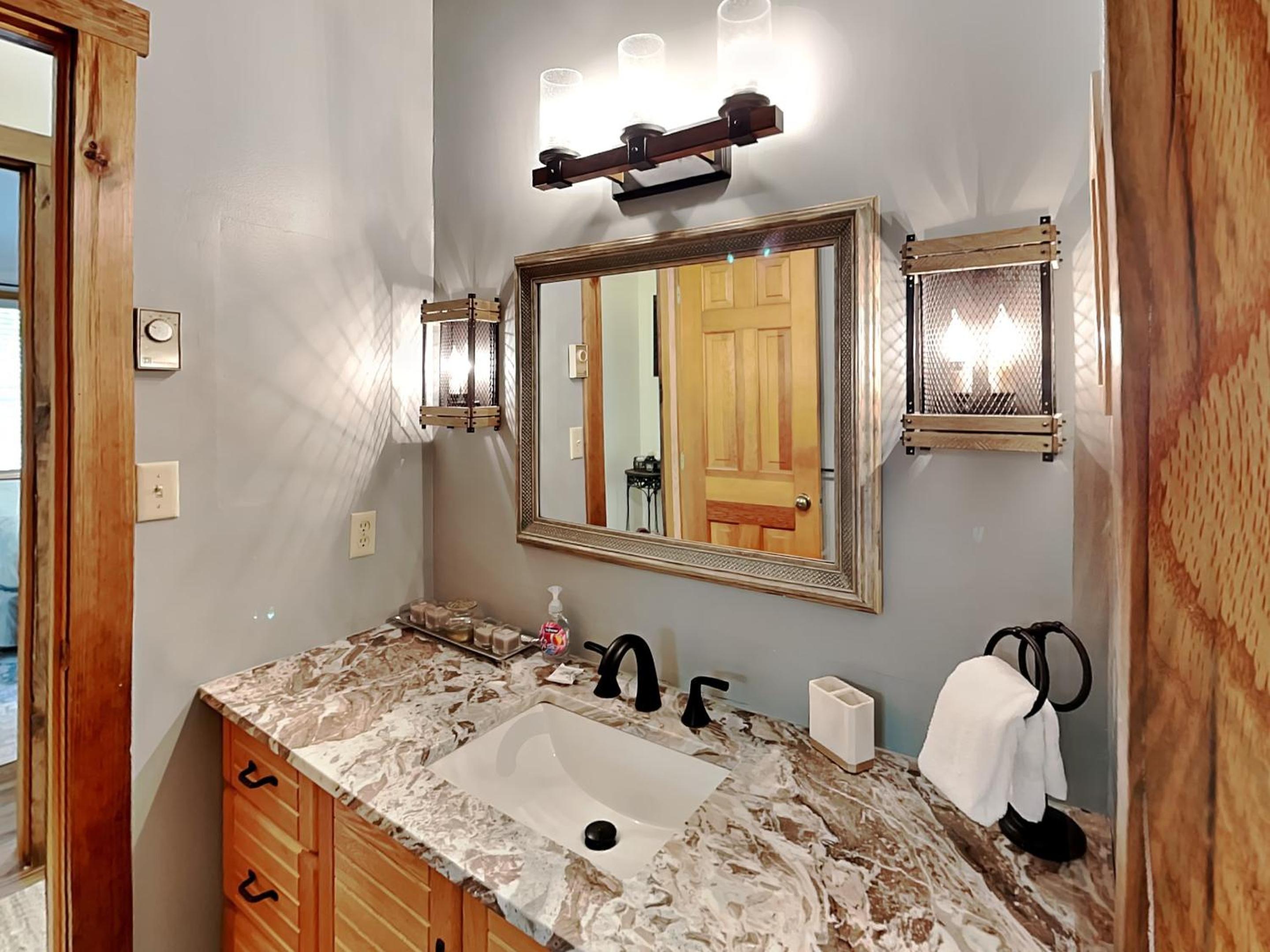 Four-Bedroom House photo 2