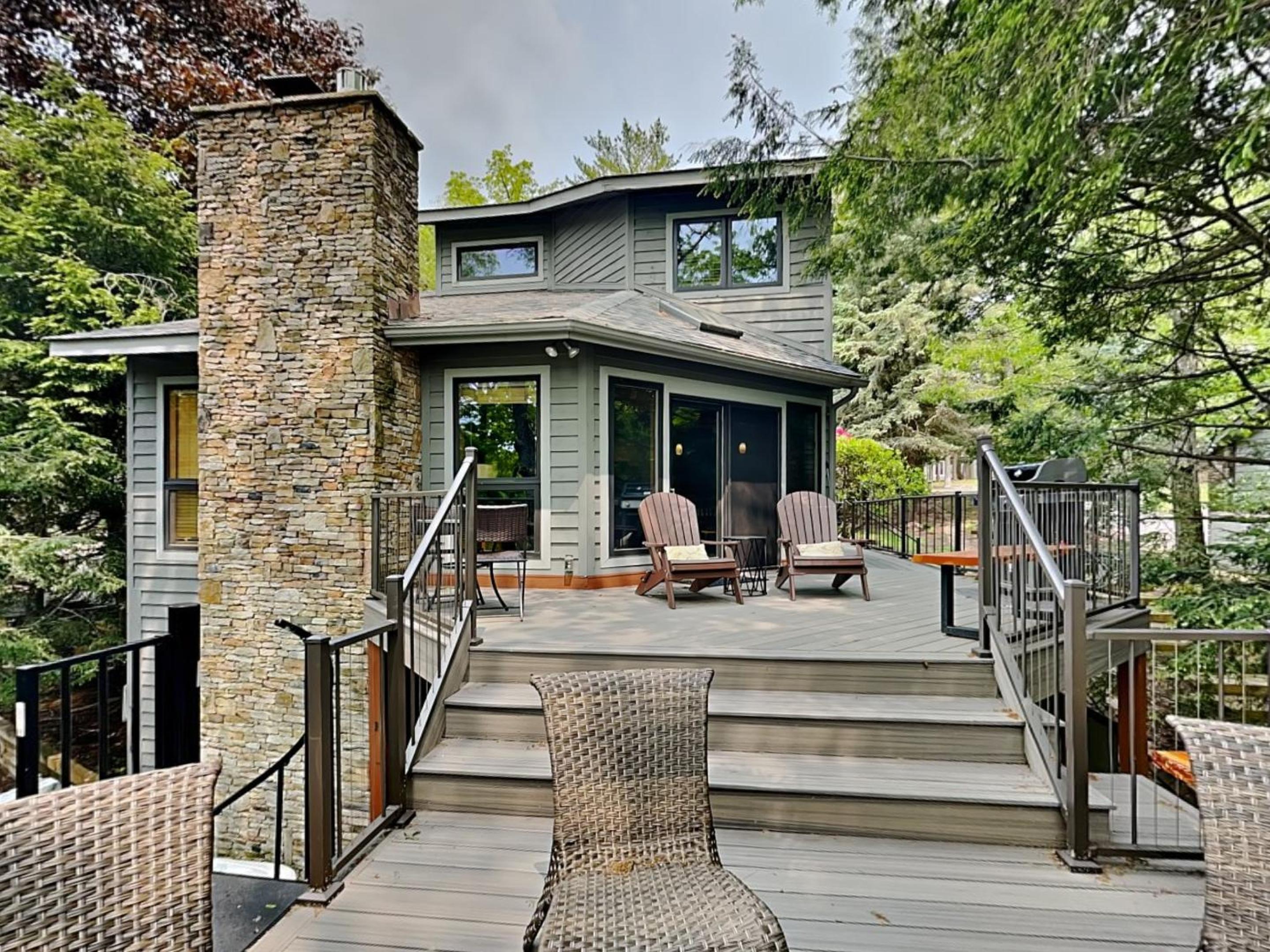 Three-Bedroom House photo 1