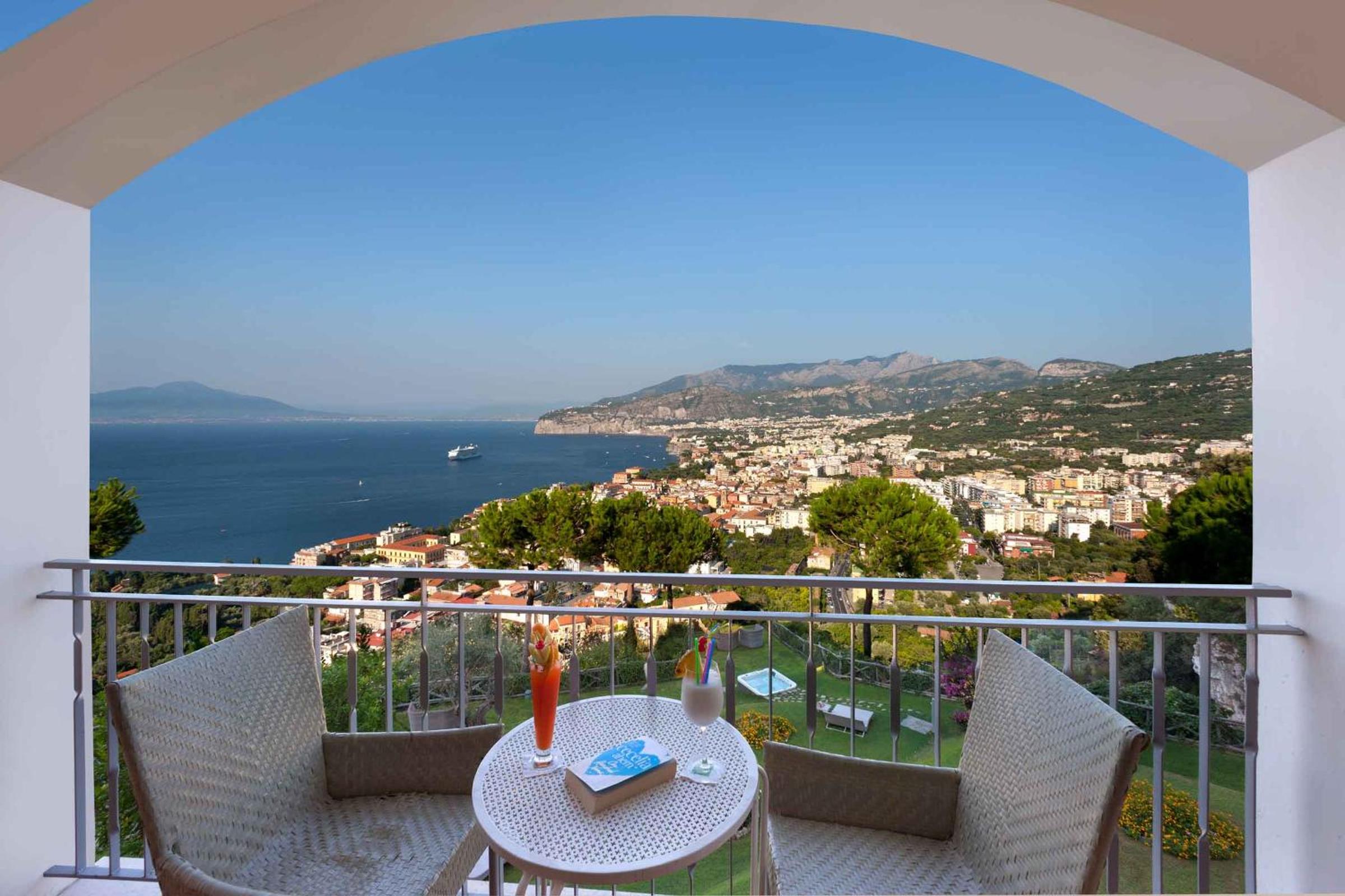 Deluxe Double or Twin Room with Sea View - Photo 5