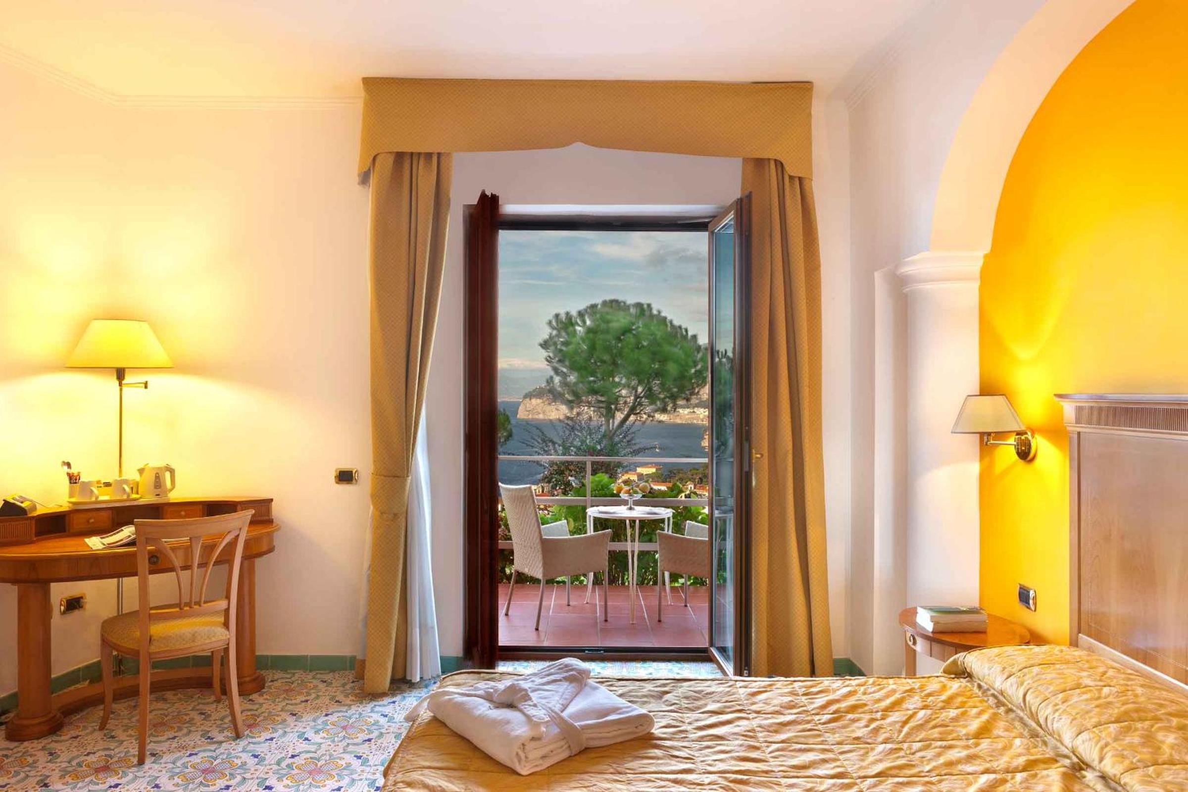 Double Room with Sea View - Photo 2
