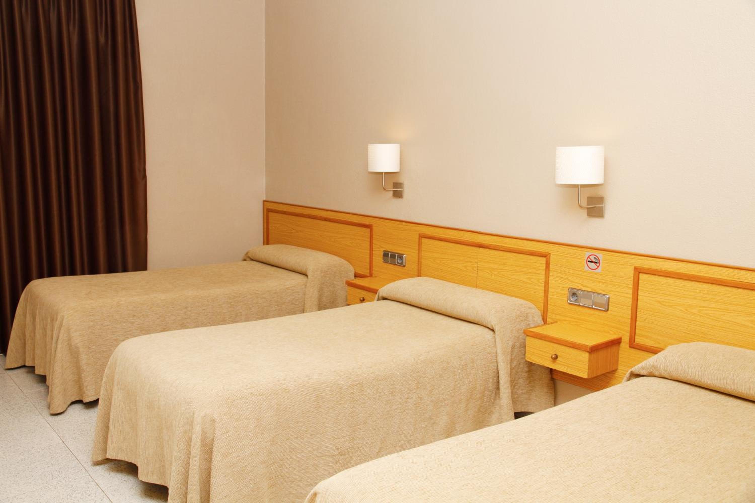 Triple Room with Bathroom photo 3