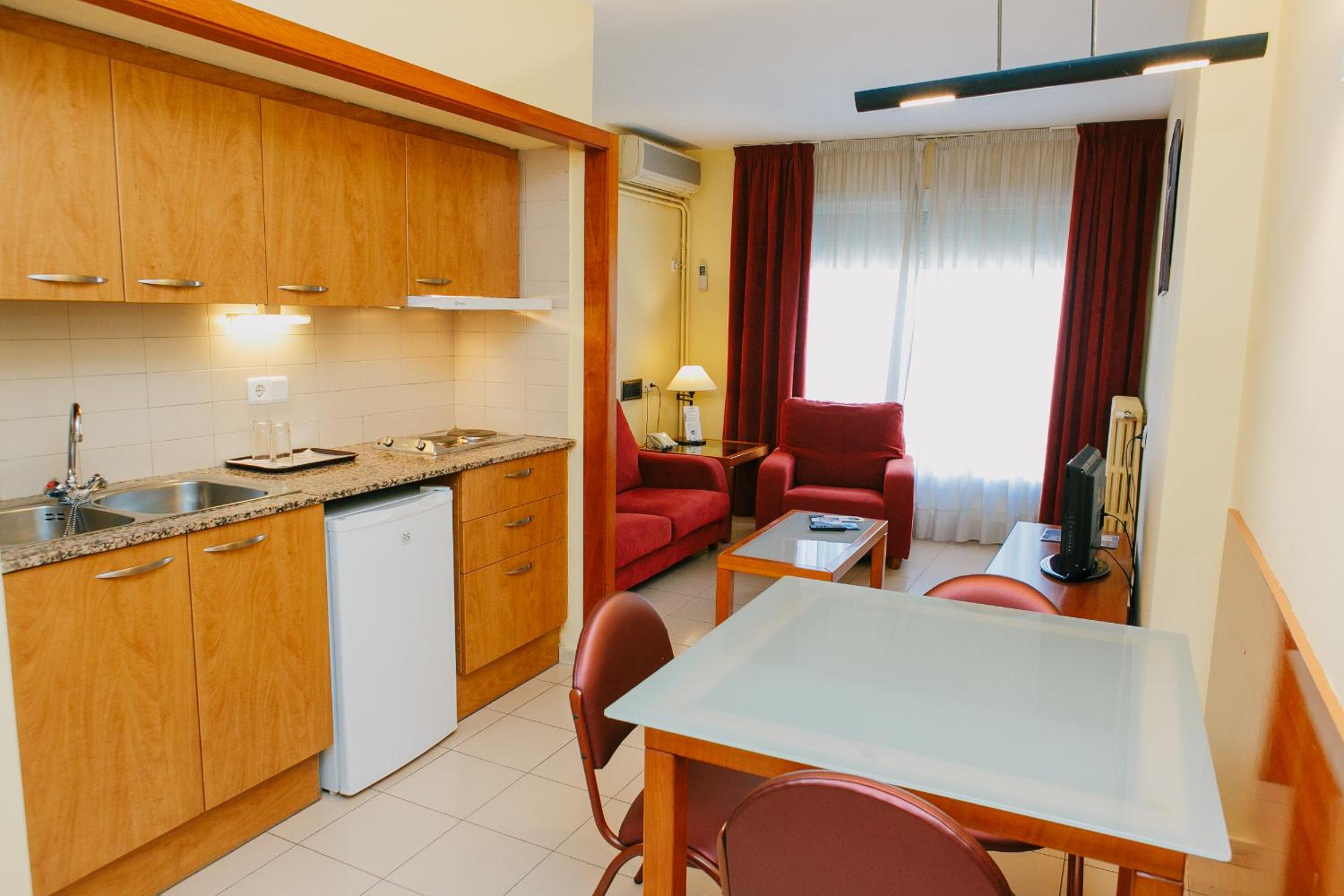 One-Bedroom Apartment with Terrace (2 Adults) photo 2