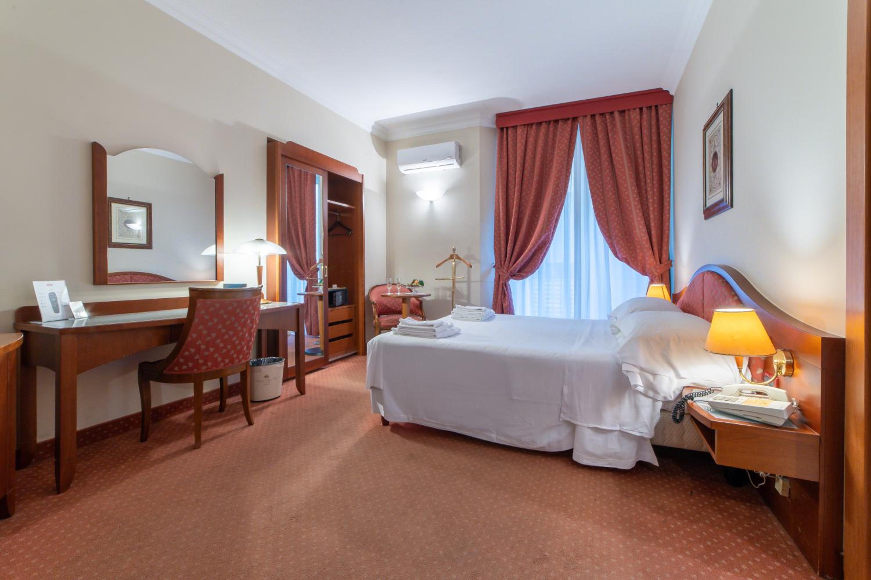 Double Room - Photo 2