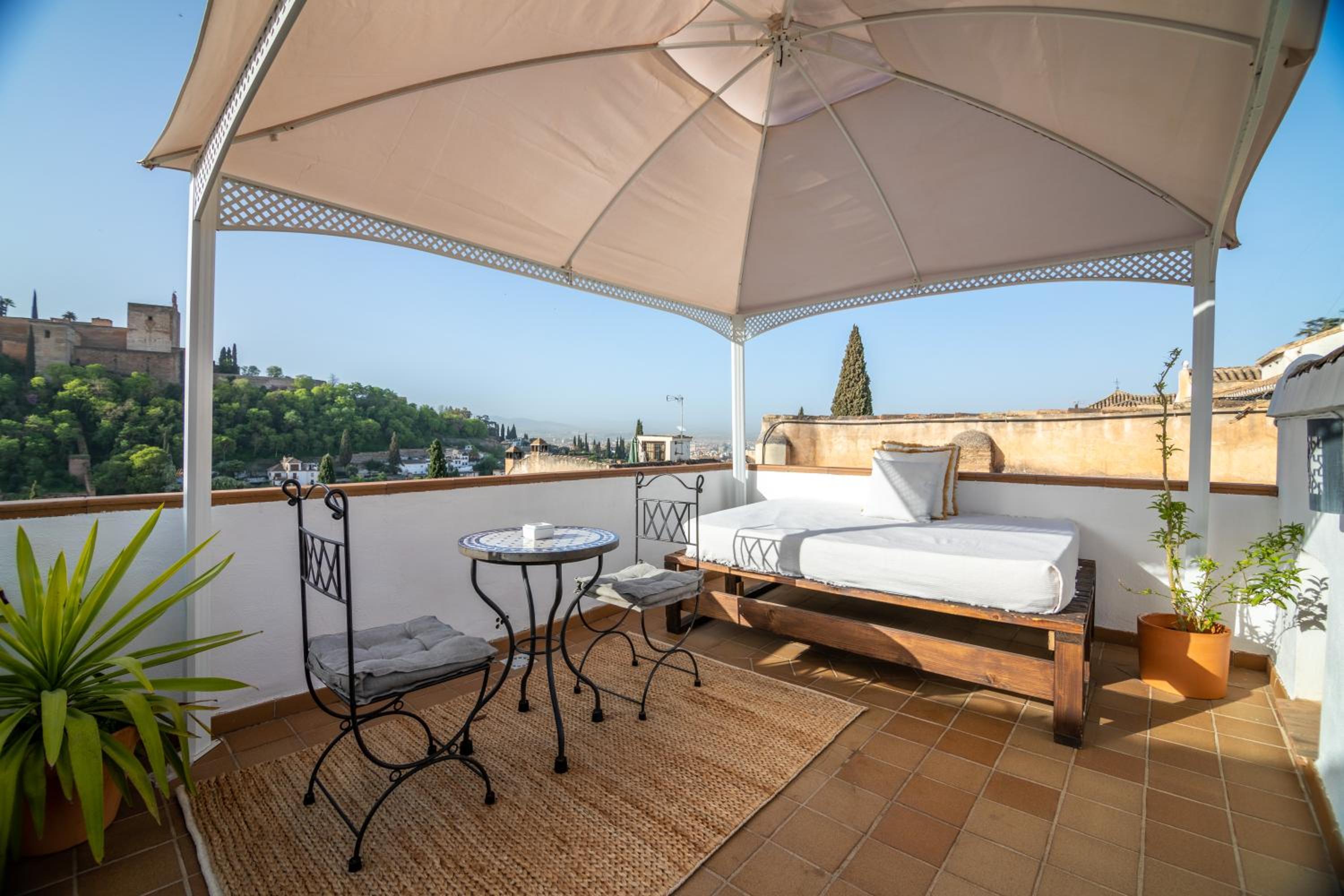 Deluxe Double Room with Balcony photo 2