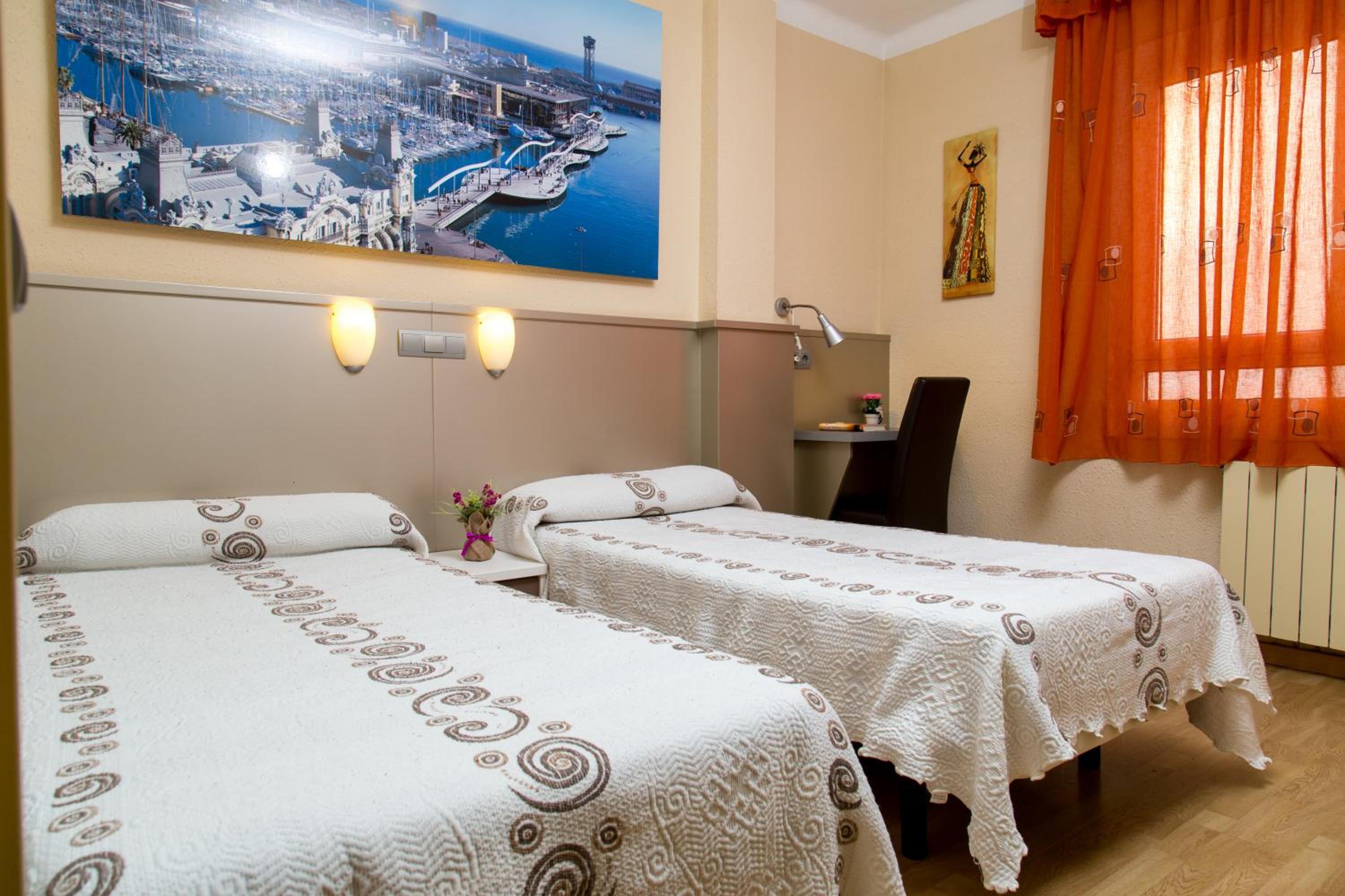 Double or Twin Room with Private Bathroom thumbnail 5