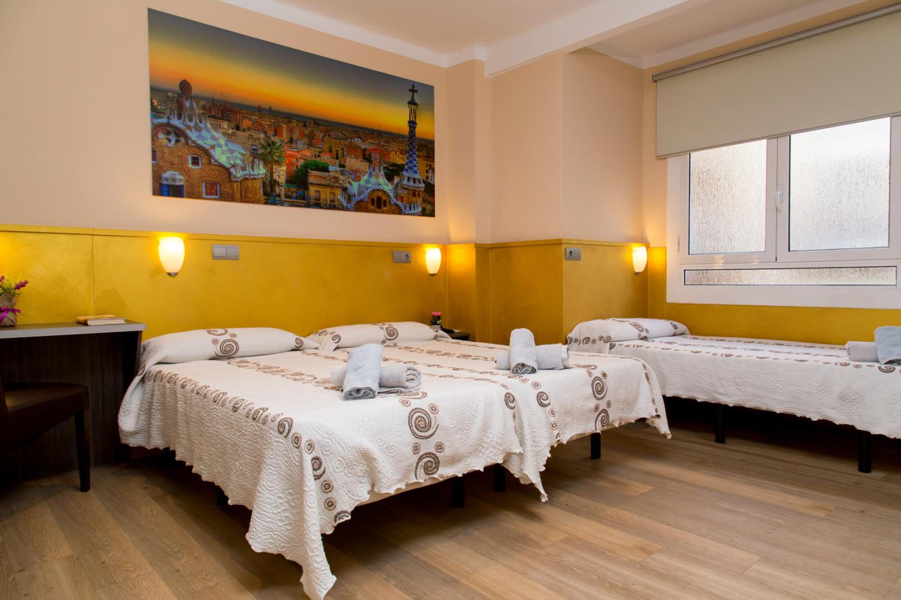 Triple Room with Private Bathroom thumbnail 6