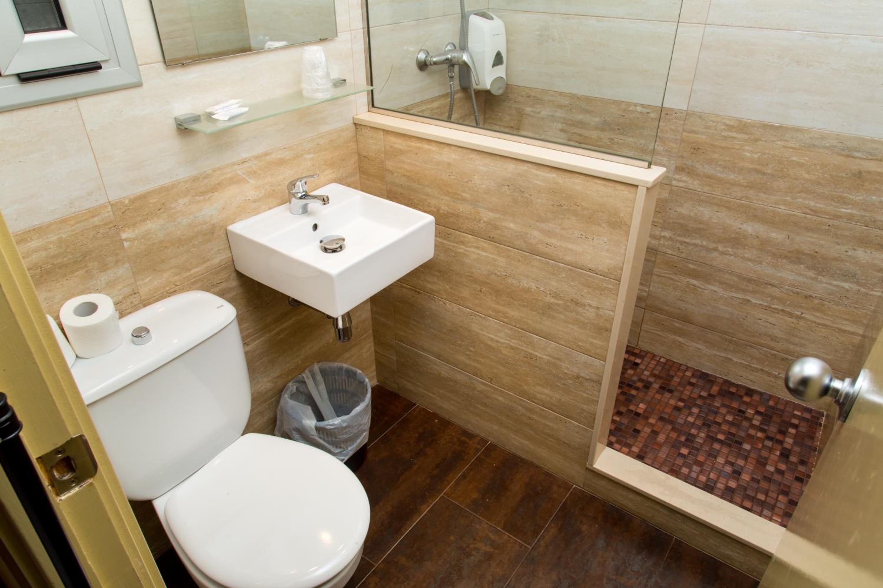 Double or Twin Room with Private Bathroom