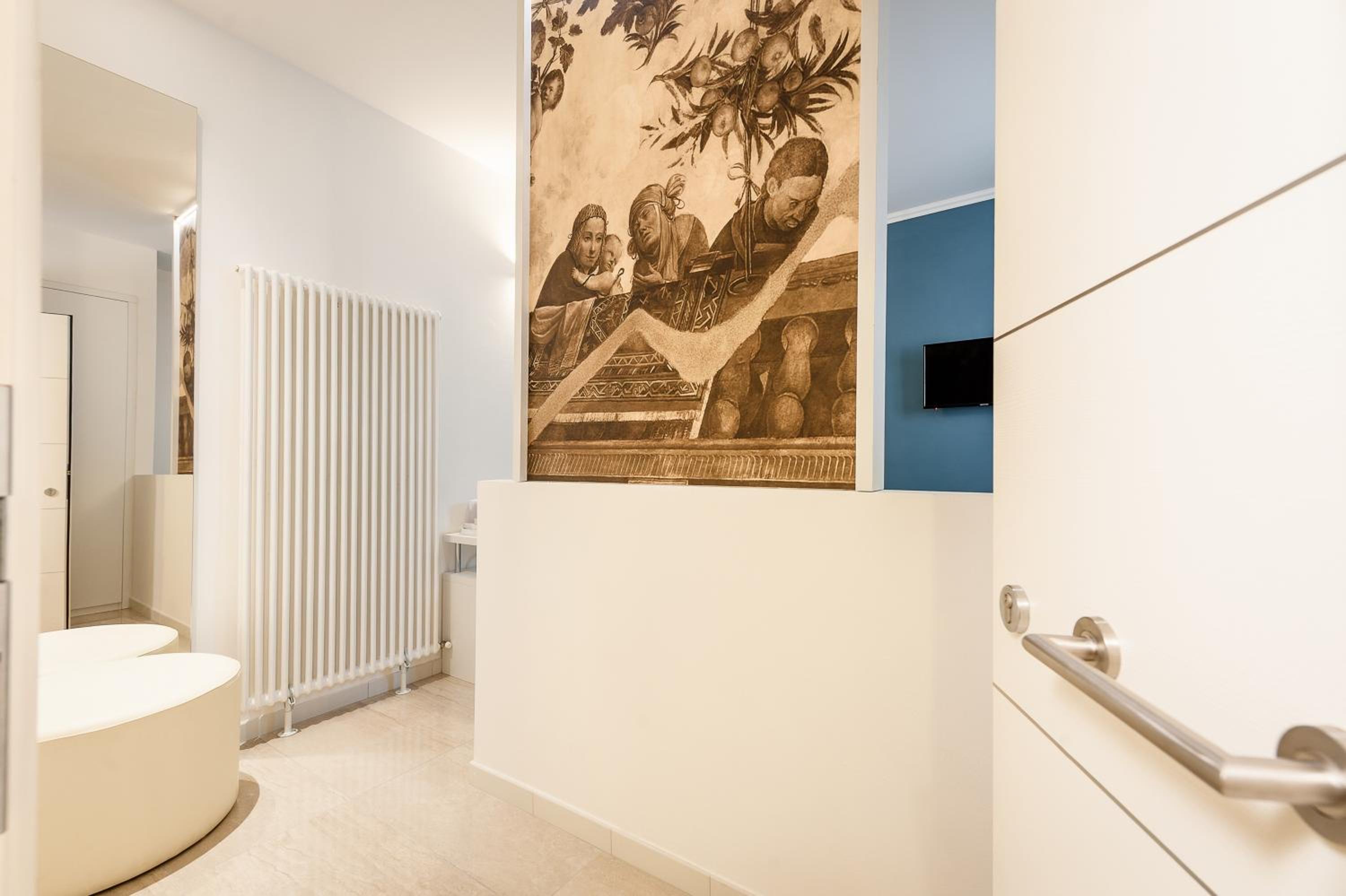 Double Room - Photo 10