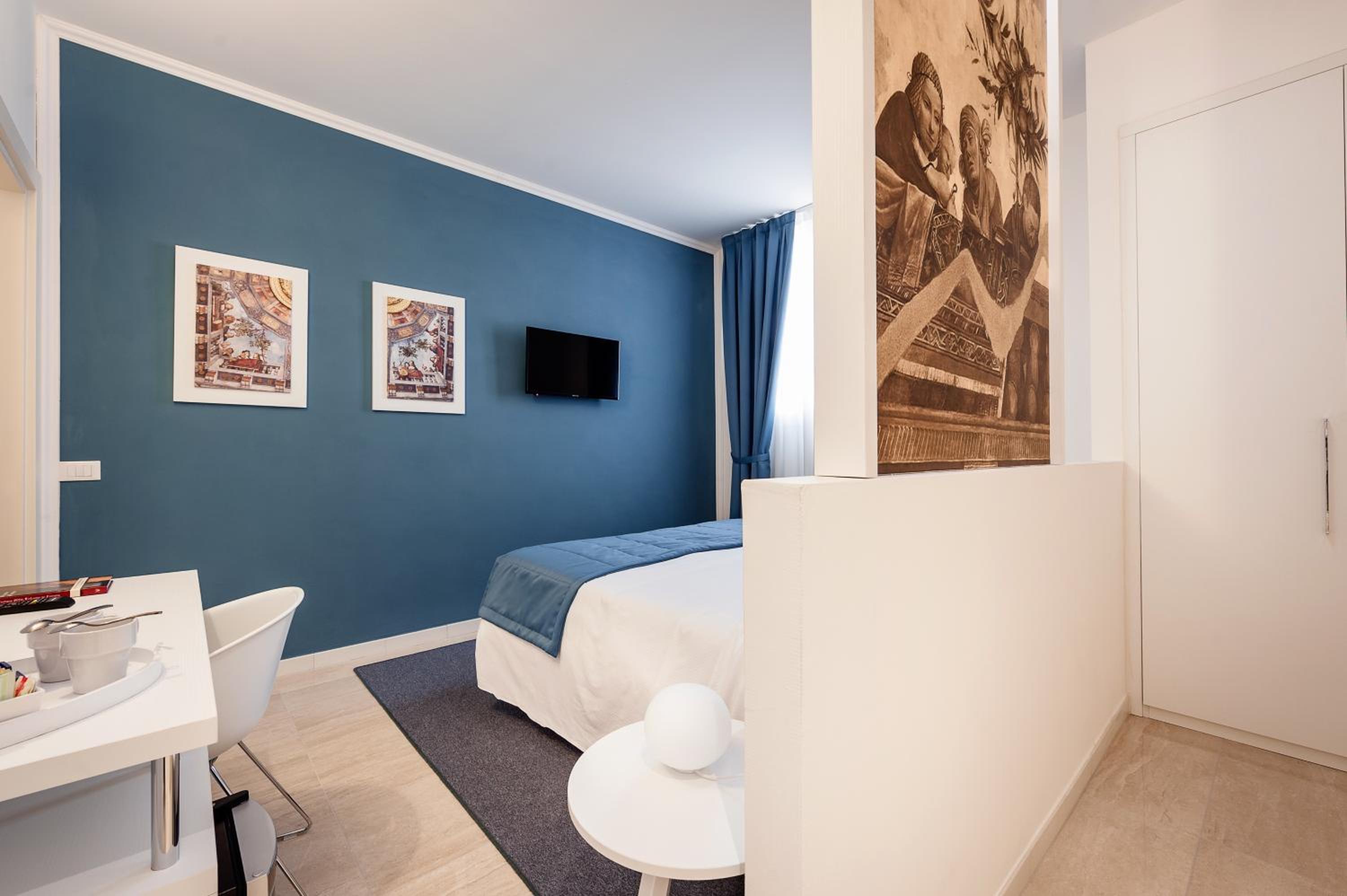 Double Room - Photo 6