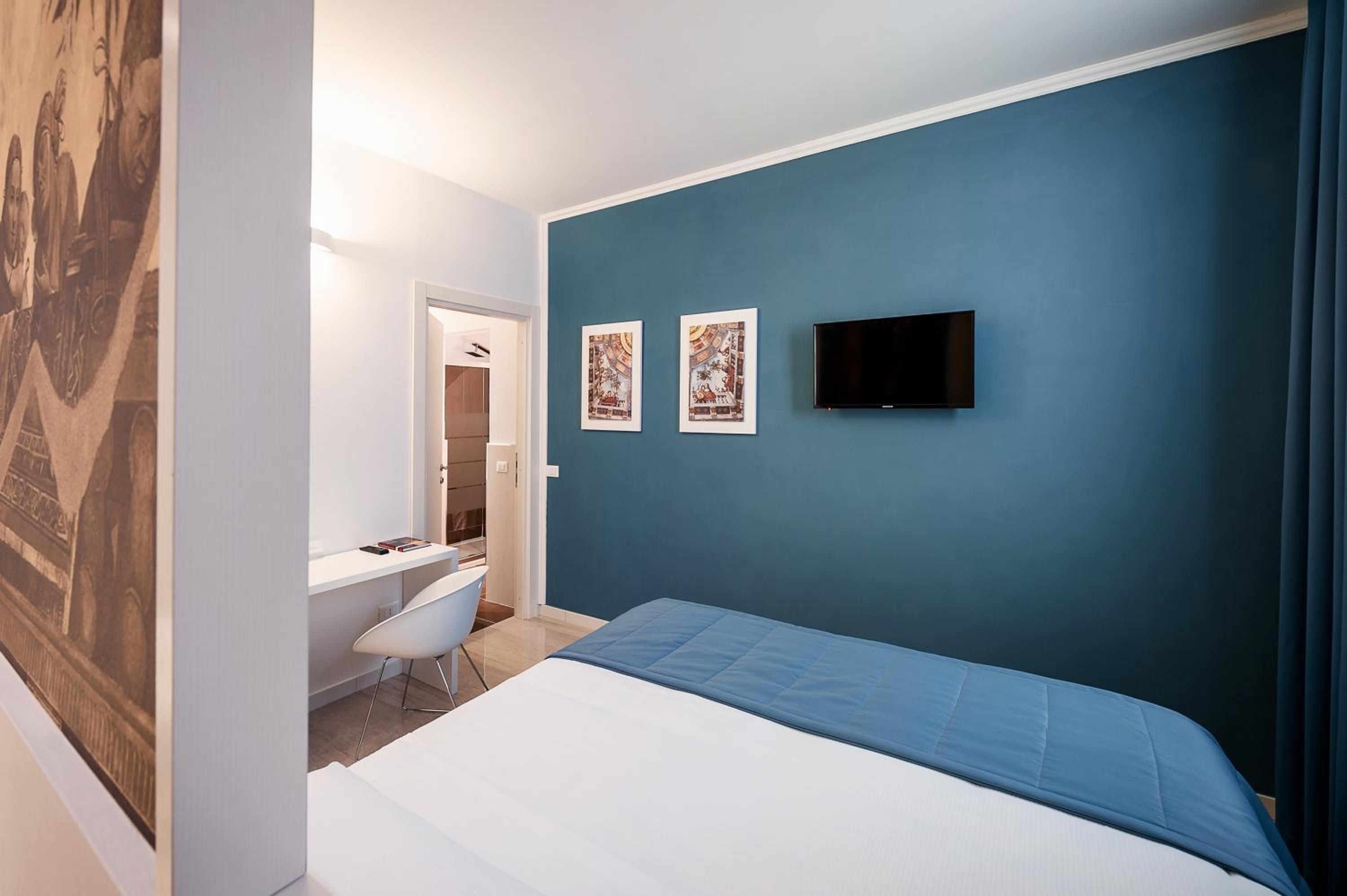 Double Room - Photo 4