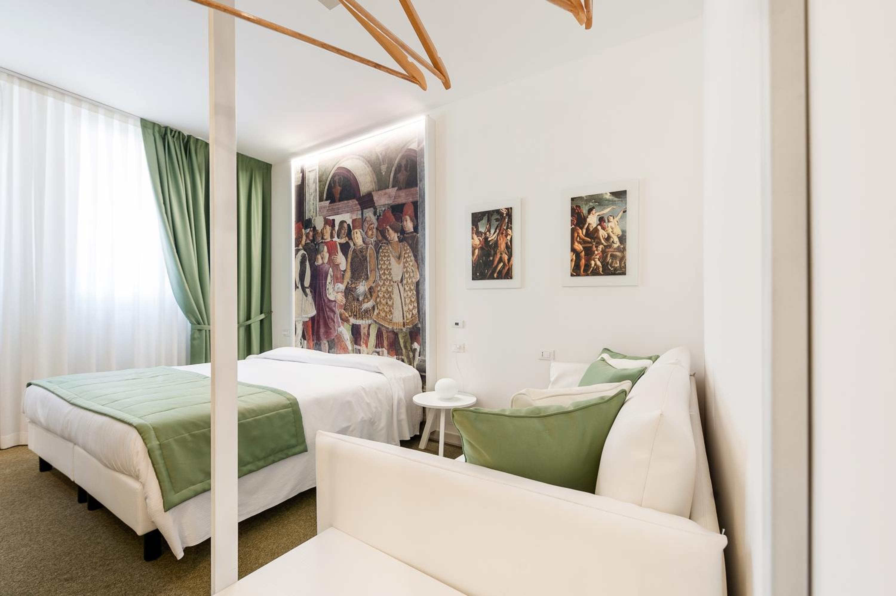 Triple Room - Photo 11