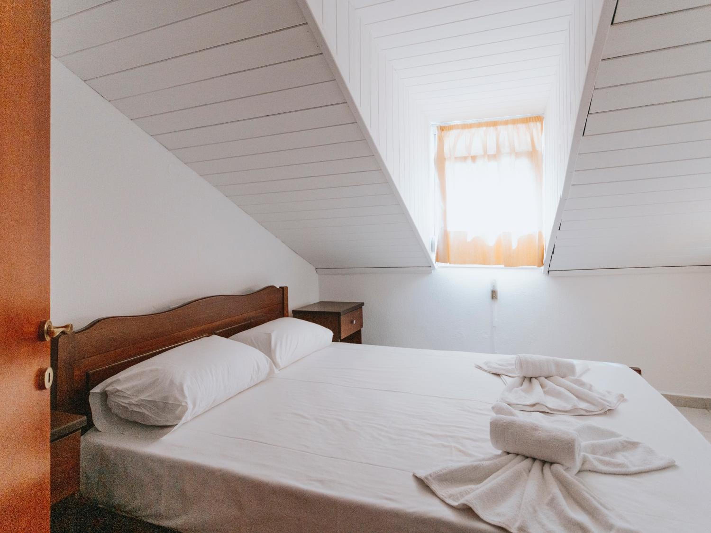 Attic Apartment - Photo 2
