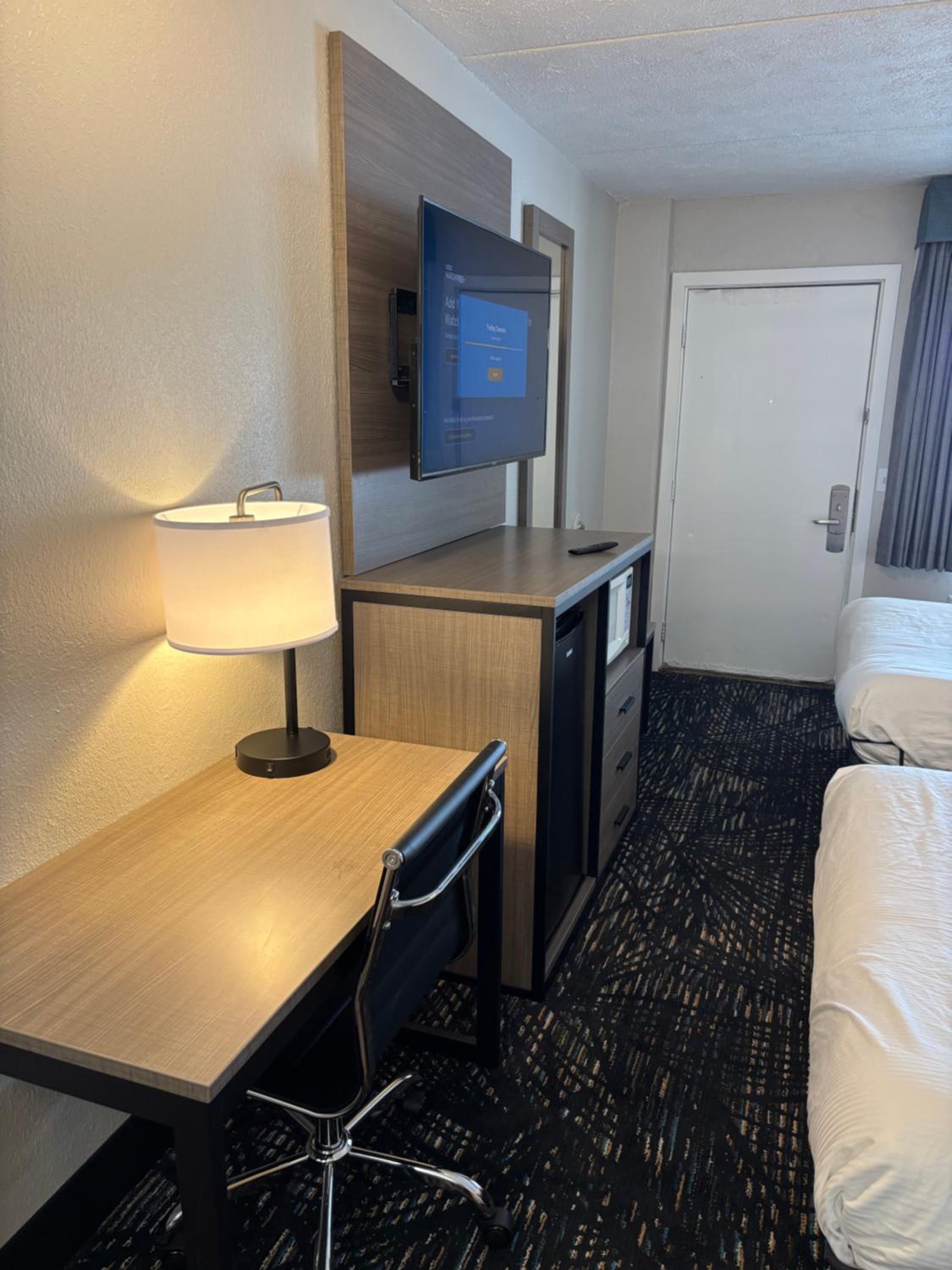 Double Room with Two Double Beds - Non-Smoking - Photo 4