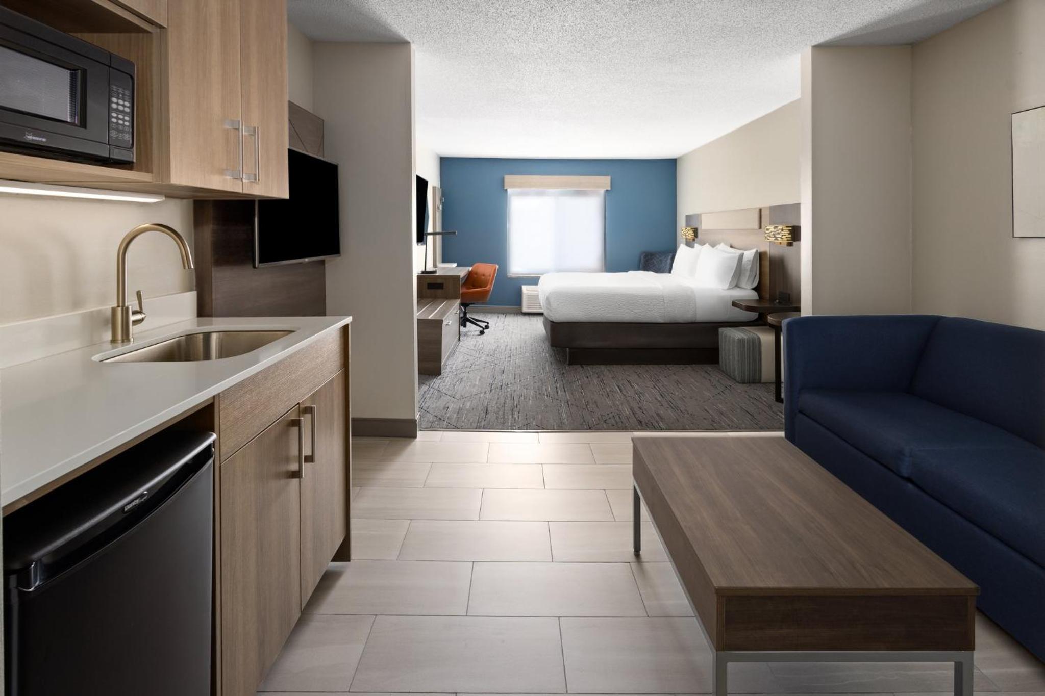 King Suite with Sofa Bed - Photo 2
