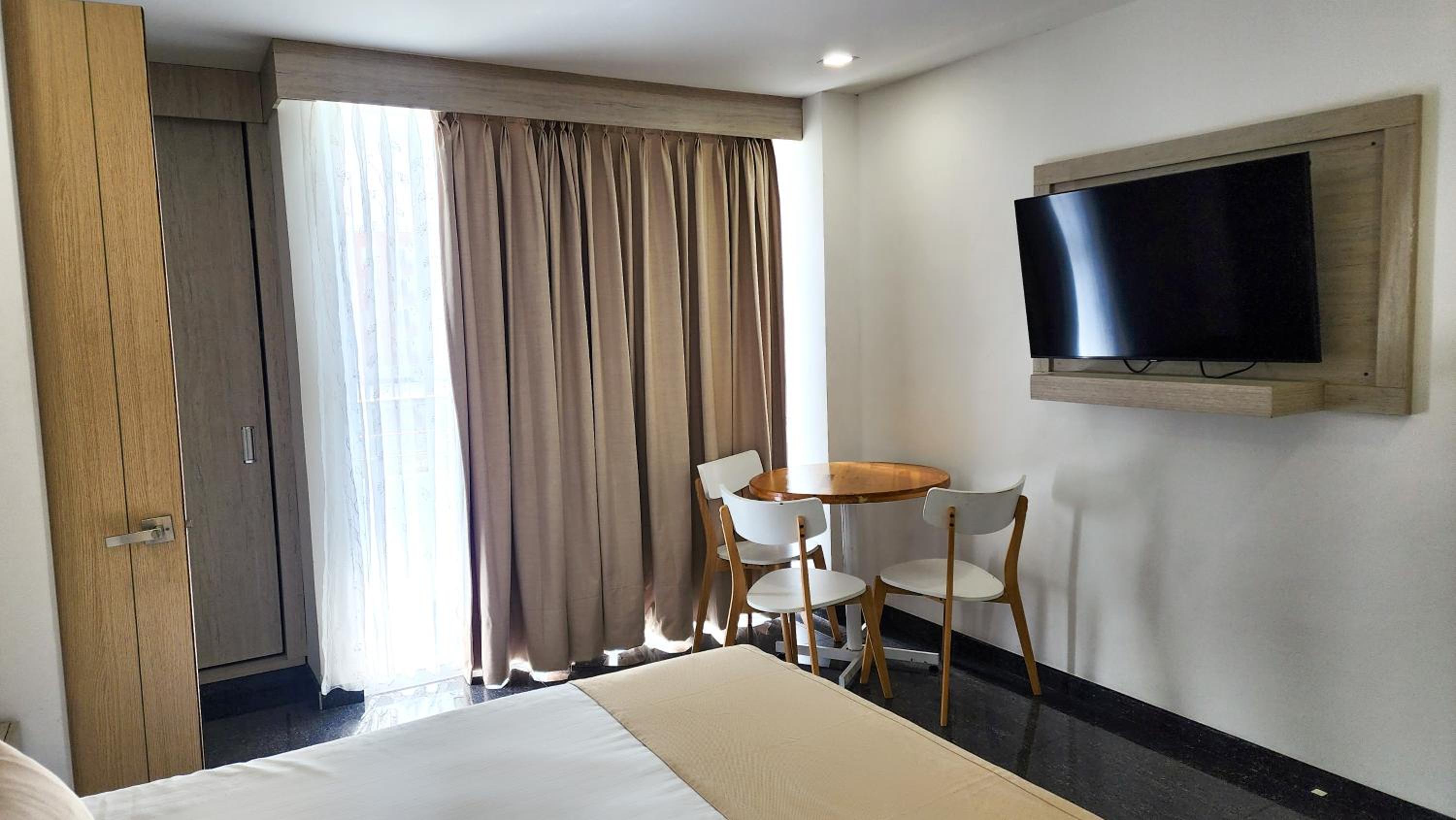 Suite with Spa Bath photo 2