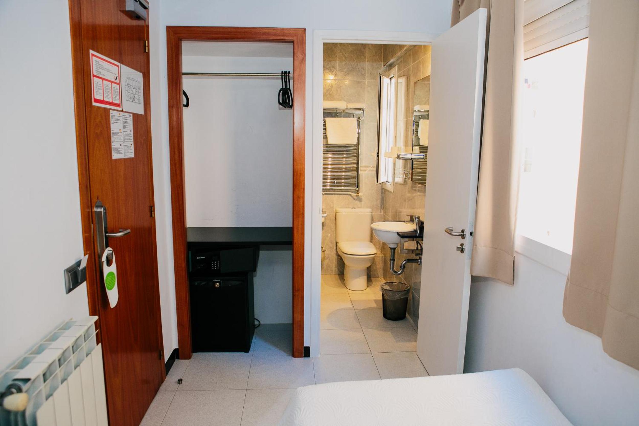 Single Room photo 3