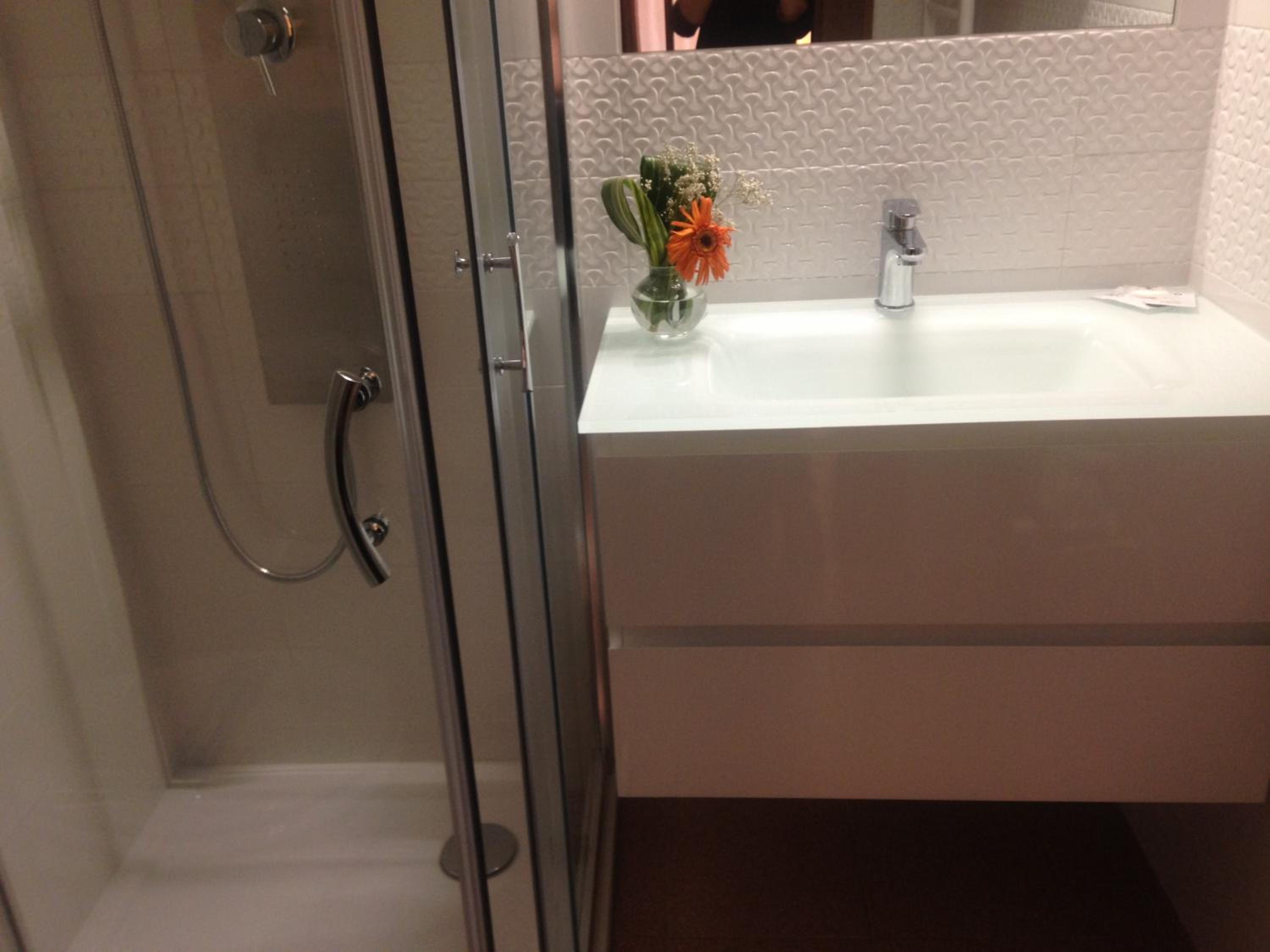 Economy Double or Twin Room photo 3