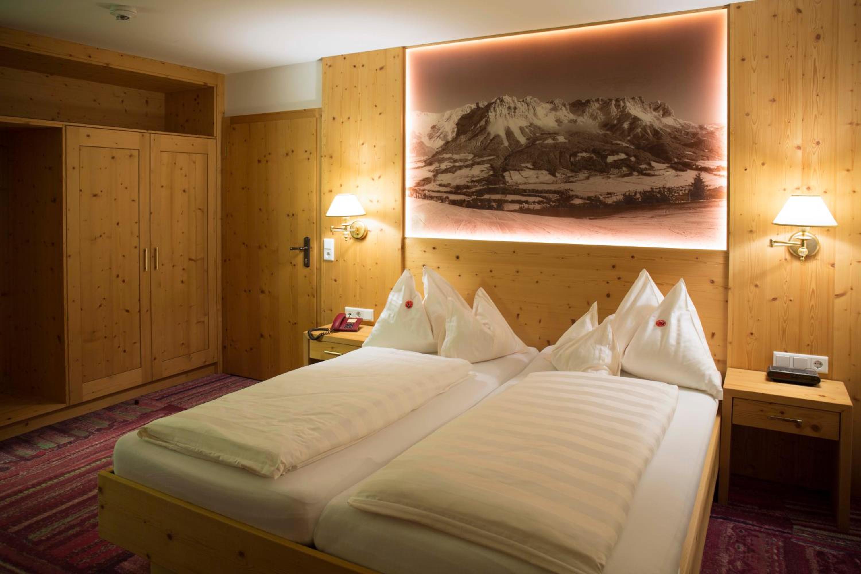 Double Room with Mountain View - Main Building photo 3