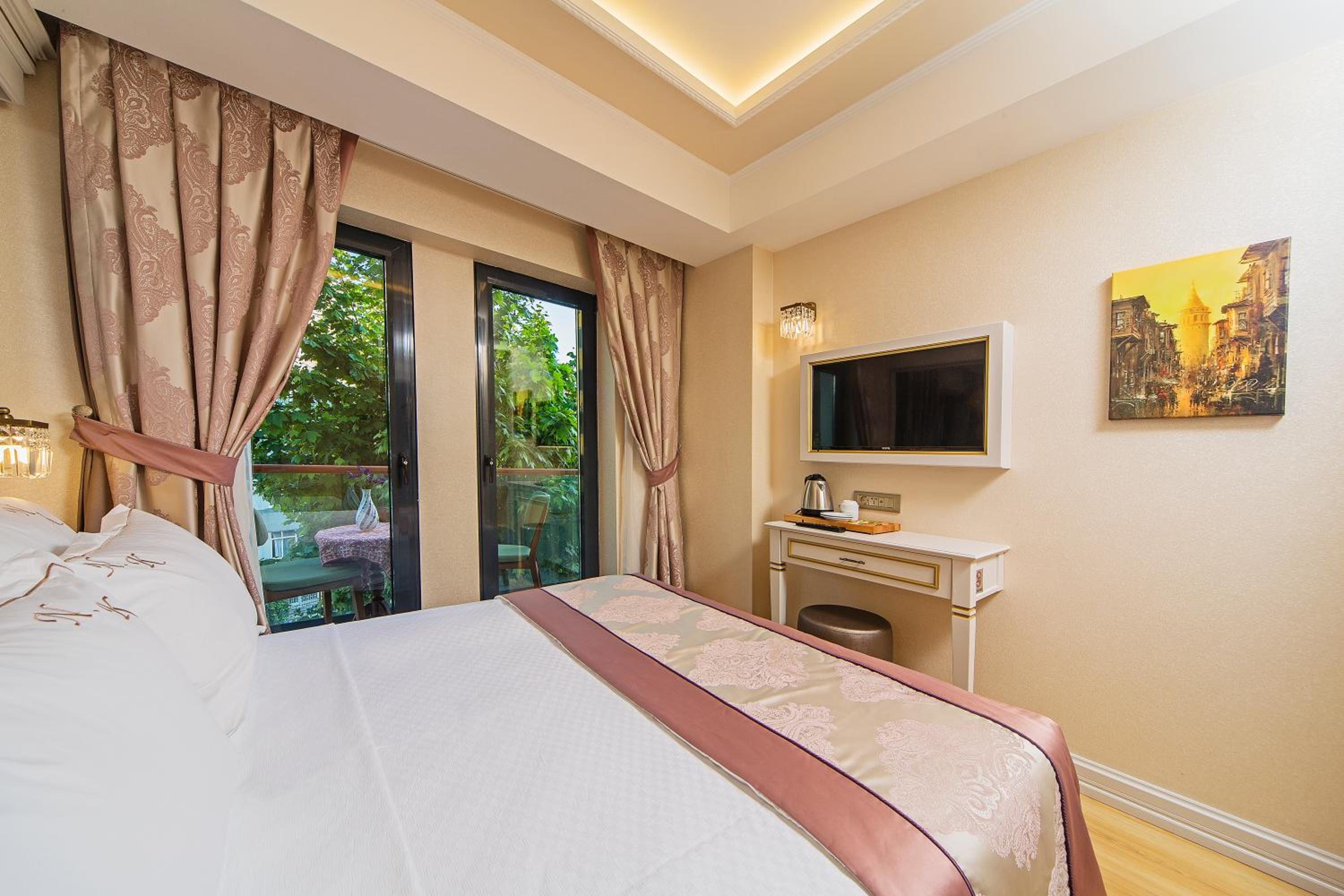 Double Room with Balcony photo 3