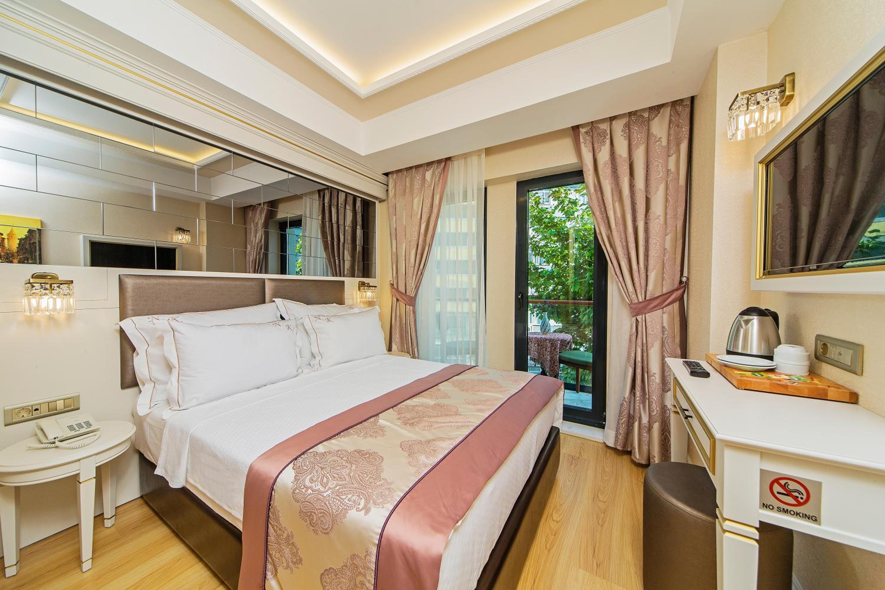 Double Room with Balcony photo 1