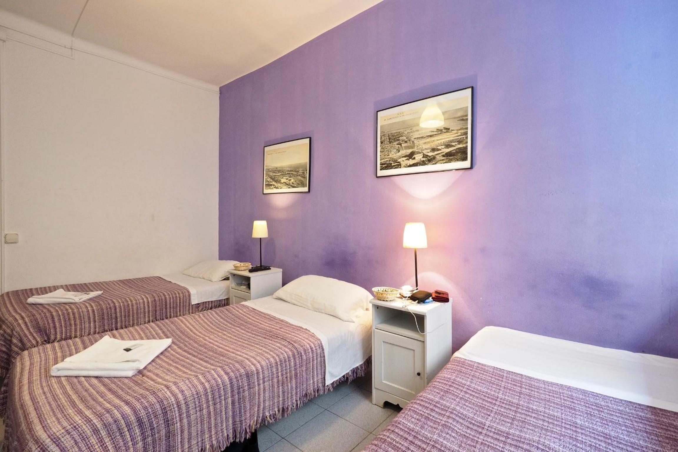 Triple Room with Shared Bathroom photo 2