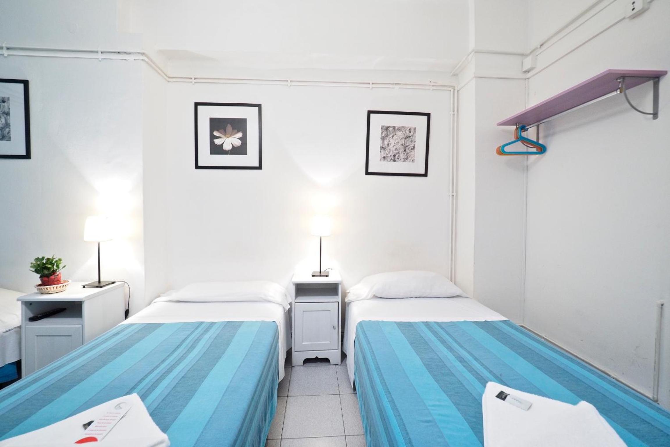 Triple Room with Shared Bathroom photo 3