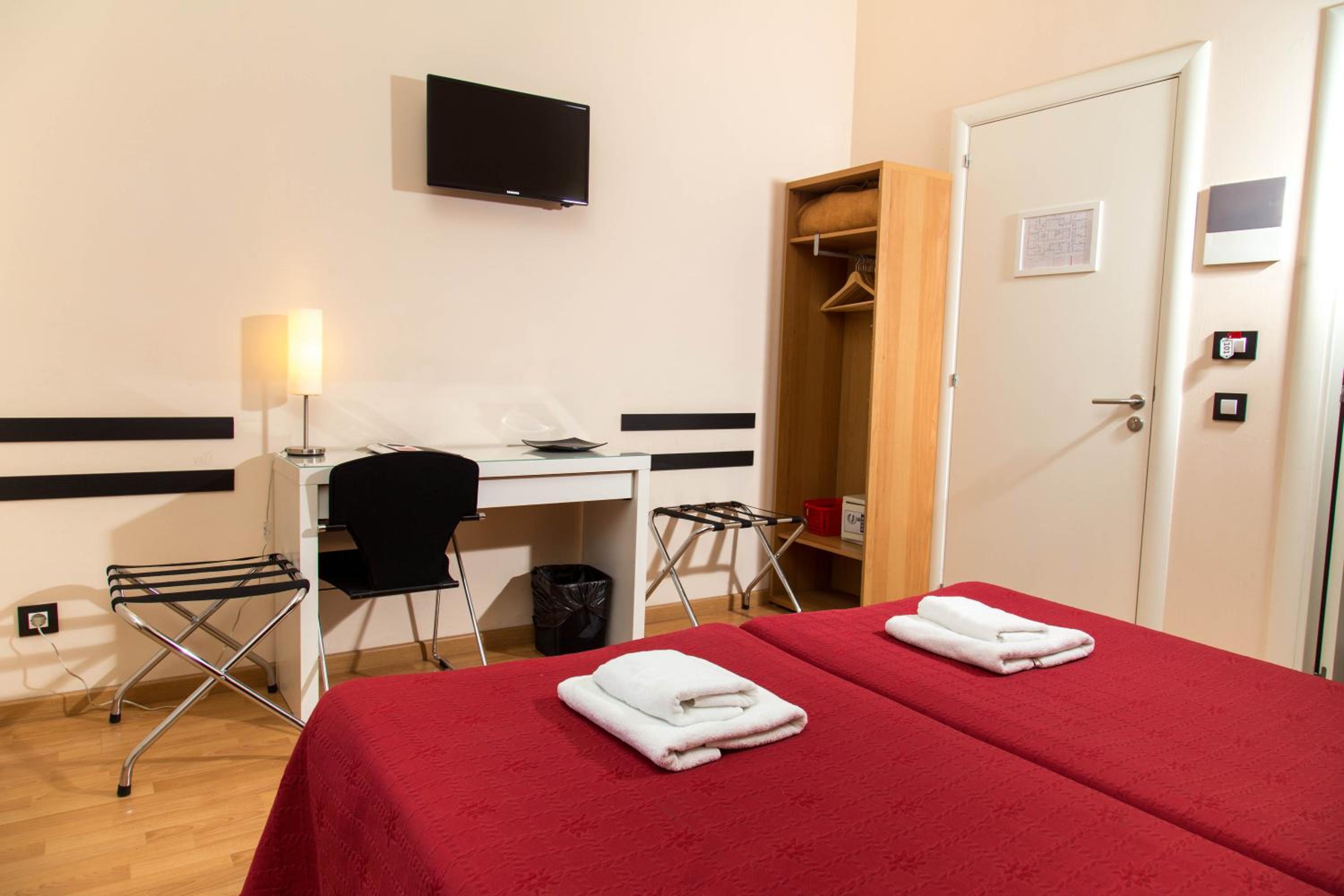 Executive Double or Twin Room with Balcony photo 2