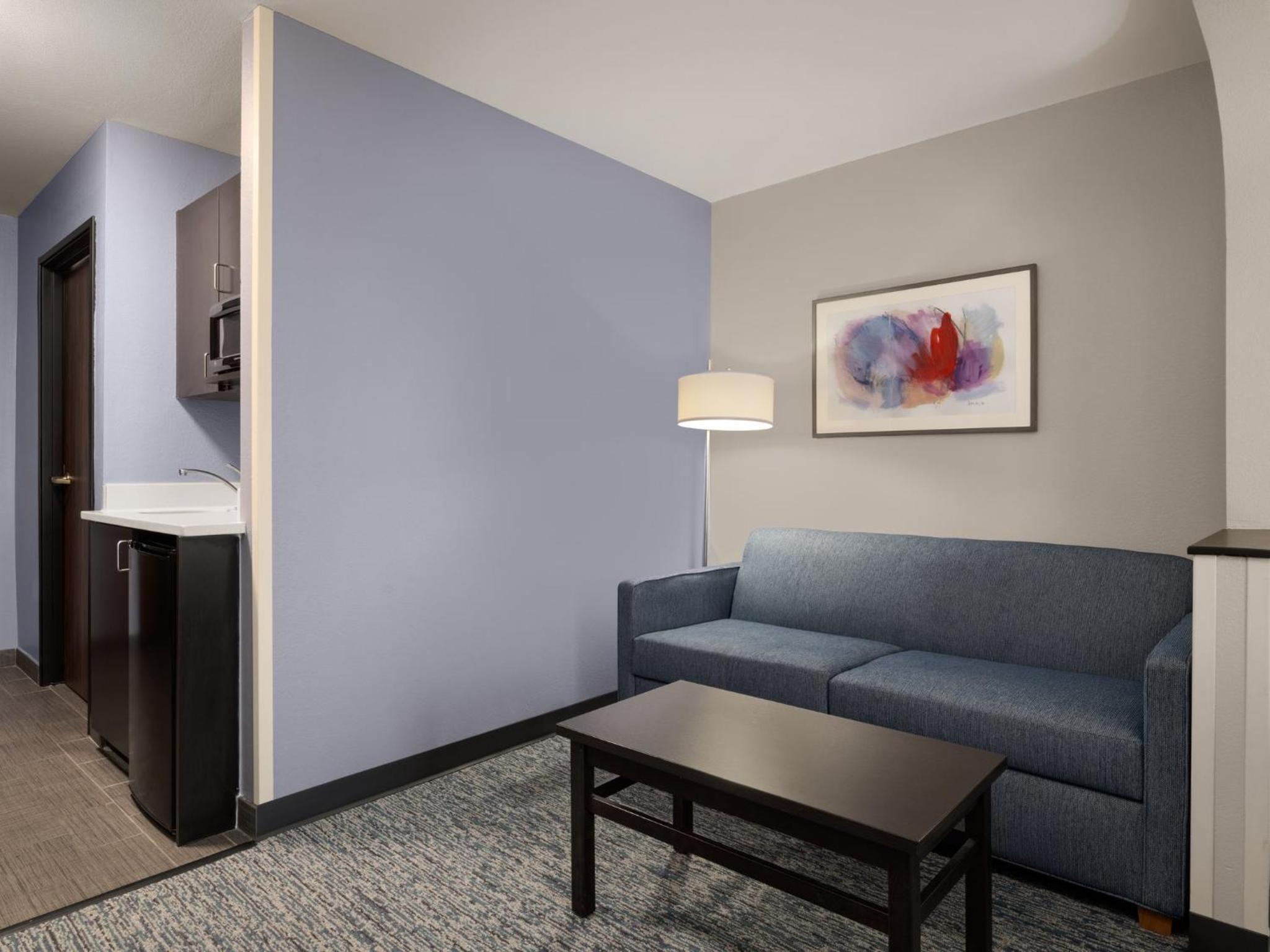 King Suite - Photo 2