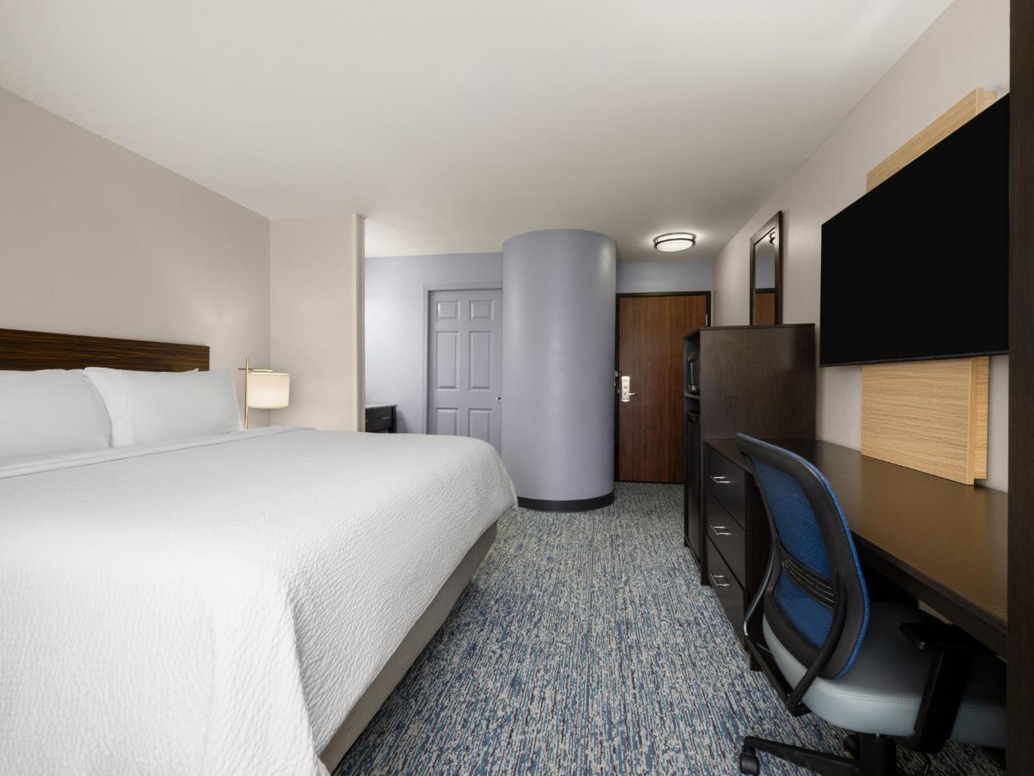 Standard King Room - Photo 2