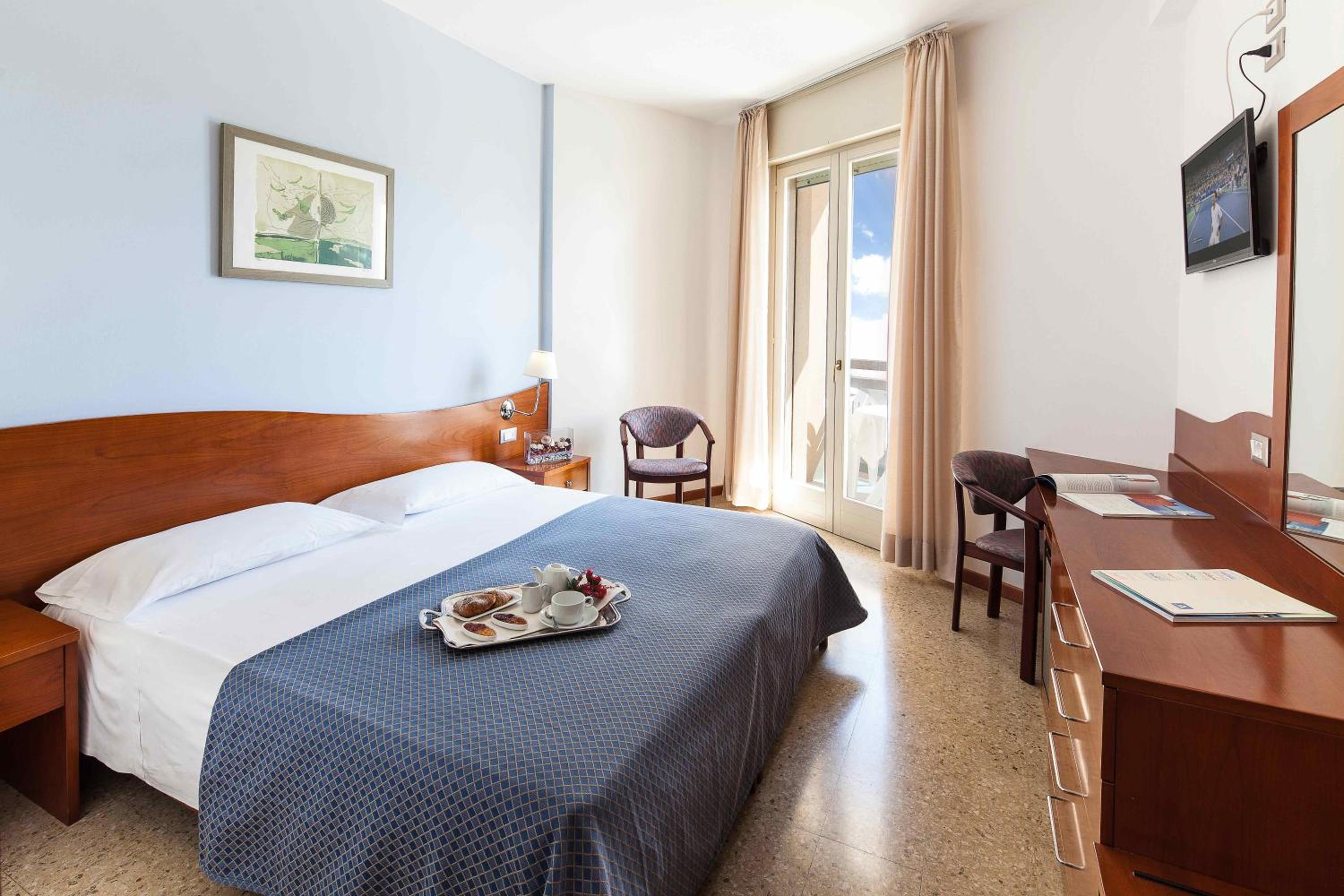 Standard Double Room - Photo 3